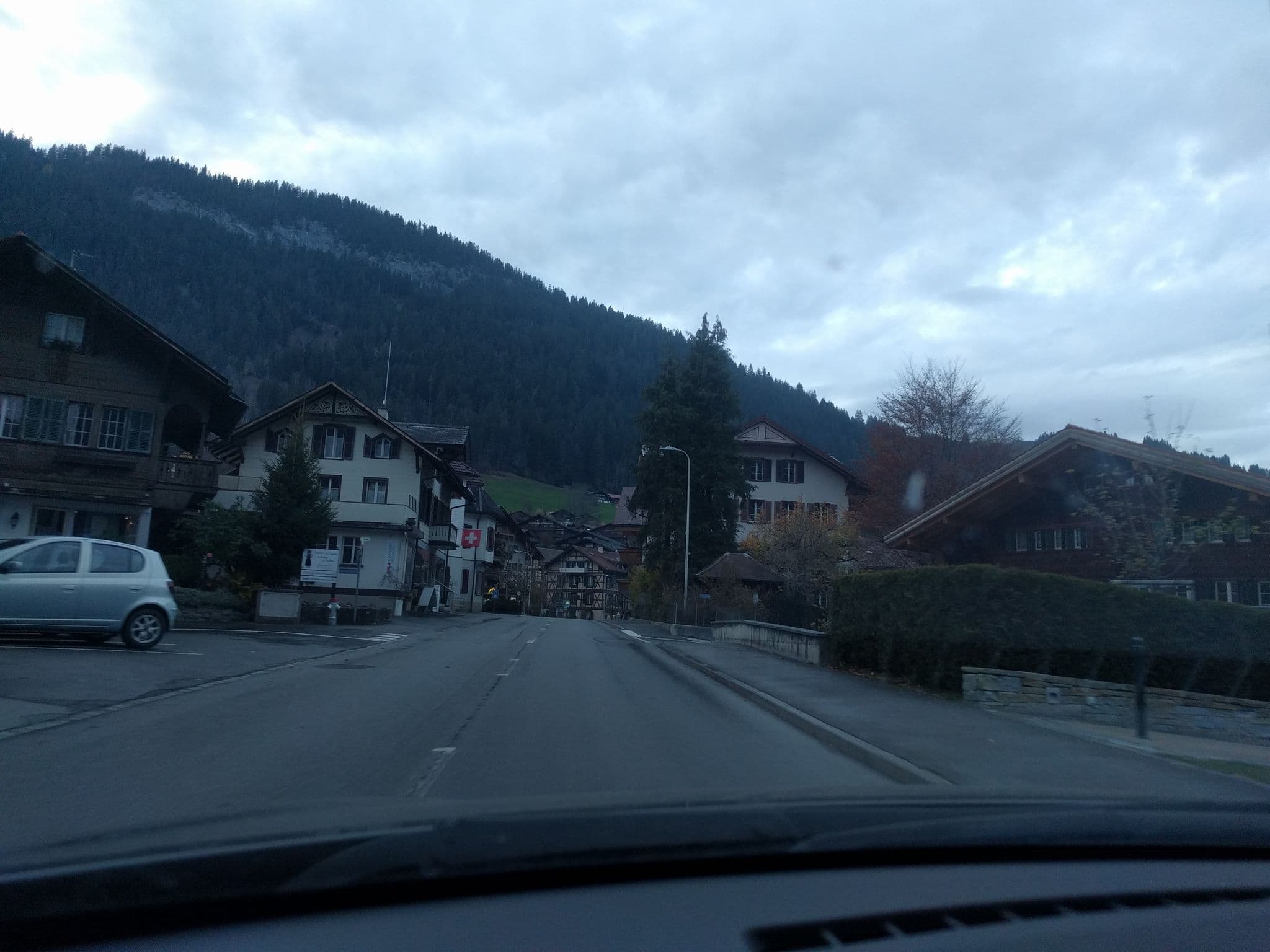 Street view near Hotel Rawil-Sternen, Zweisimmen — © mapmaniak (CC BY-SA · Mapillary)