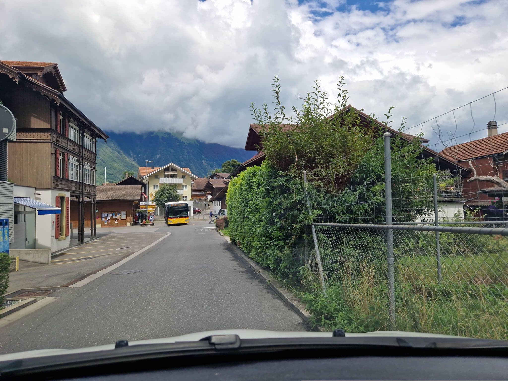 Street view near Kaufmann Frieda (-Brunner), Ringgenberg — © chrisbeddow (CC BY-SA · Mapillary)