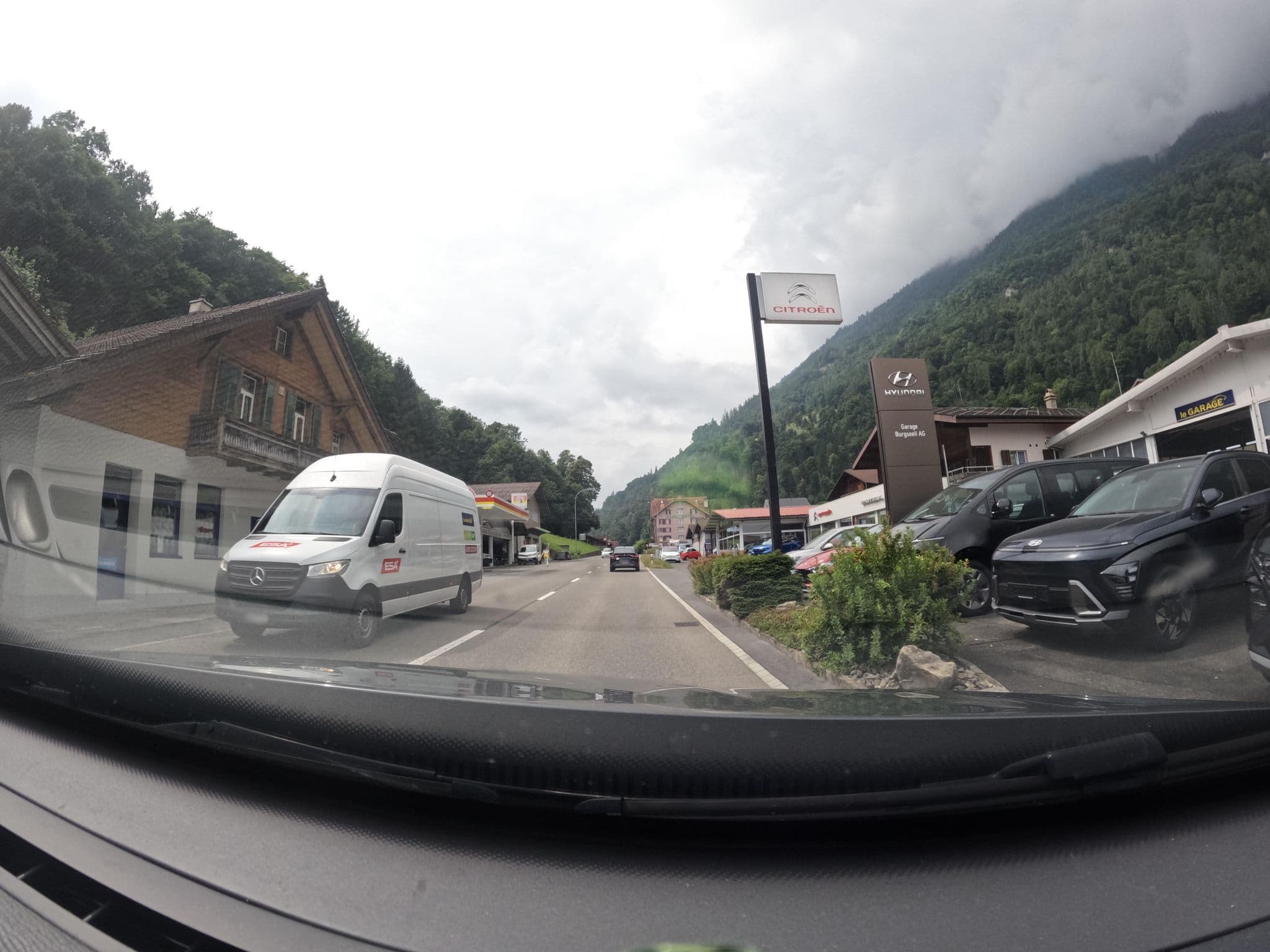 Street view near Burgseeli, Ringgenberg — © vinisa (CC BY-SA · Mapillary)