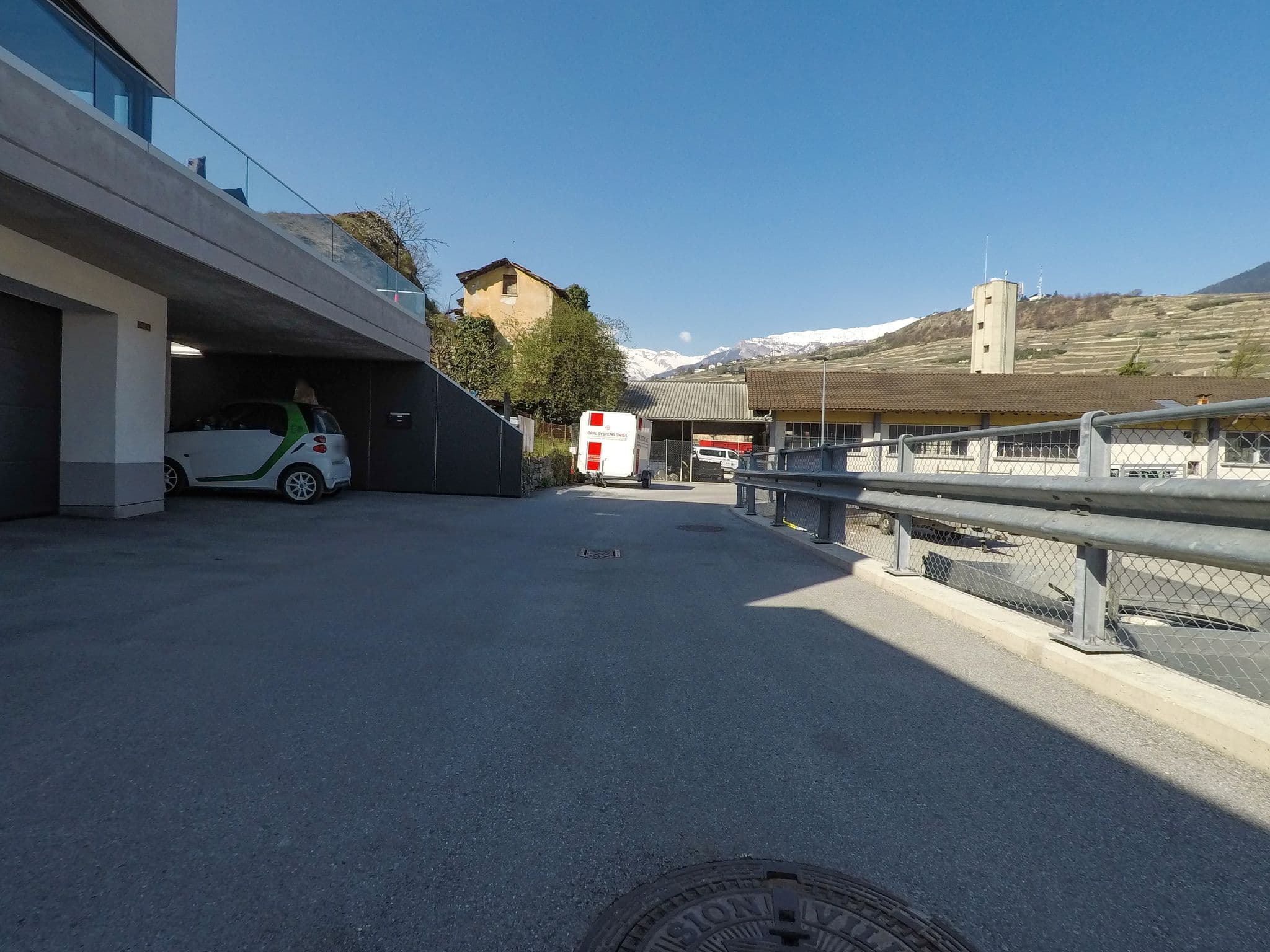 Street view near Le Merle Chatelaine, Sitten — © esario (CC BY-SA · Mapillary)
