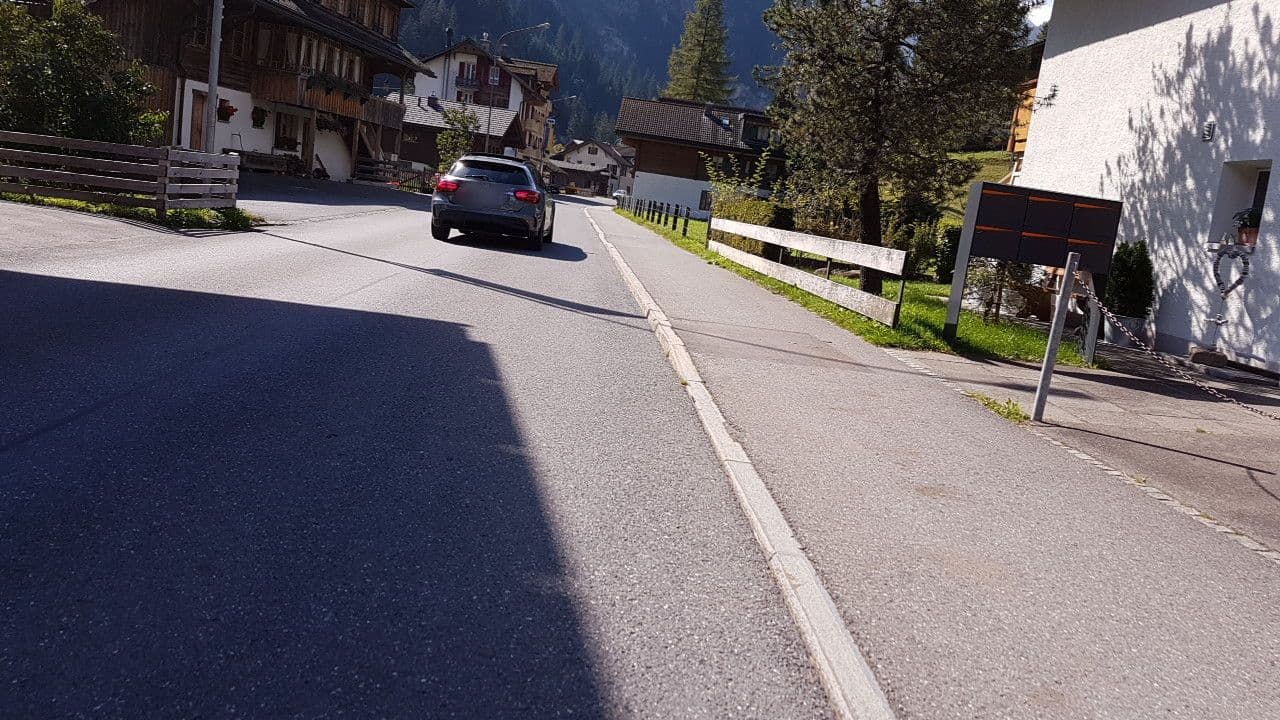 Street view near haus interalpen, Kandersteg — © trac71 (CC BY-SA · Mapillary)