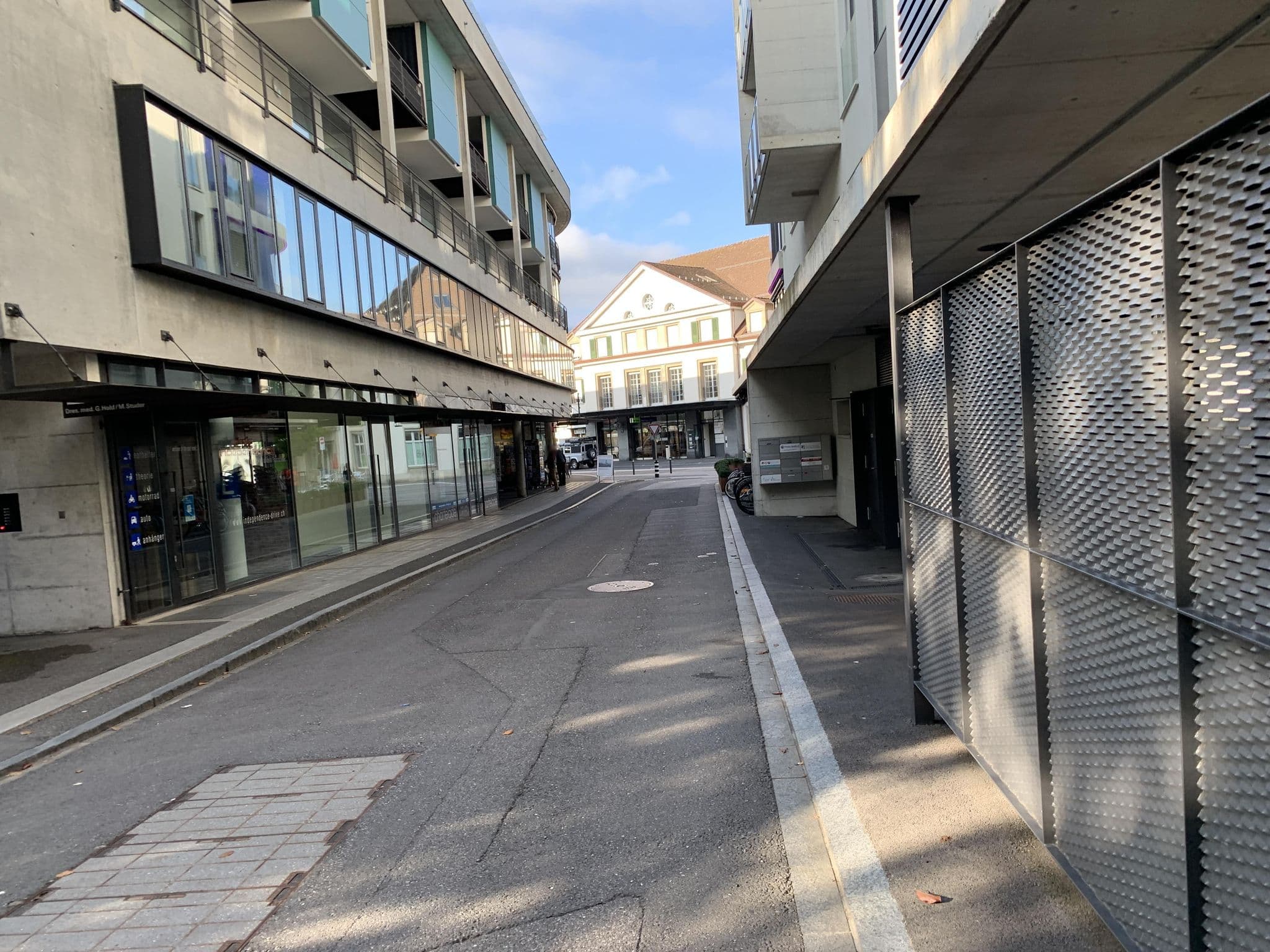 Street view near Hotel Merkur - West Station Lodge, Unterseen — © robot8a (CC BY-SA · Mapillary)