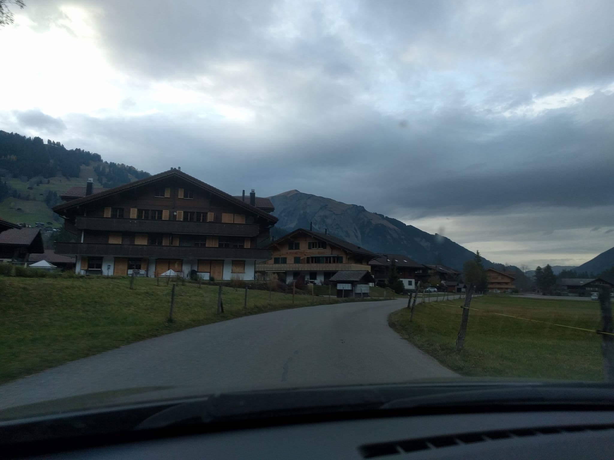 Street view near Chalet Lerchweid, Lenk — © mapmaniak (CC BY-SA · Mapillary)