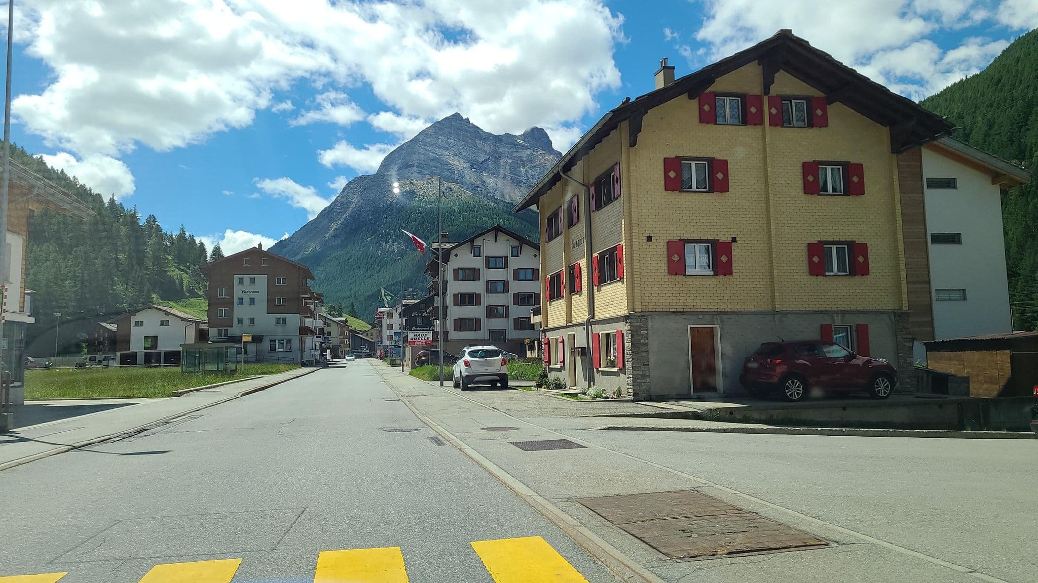 Street view near Bergfreude, Saas-Grund — © chrisbeddow (CC BY-SA · Mapillary)