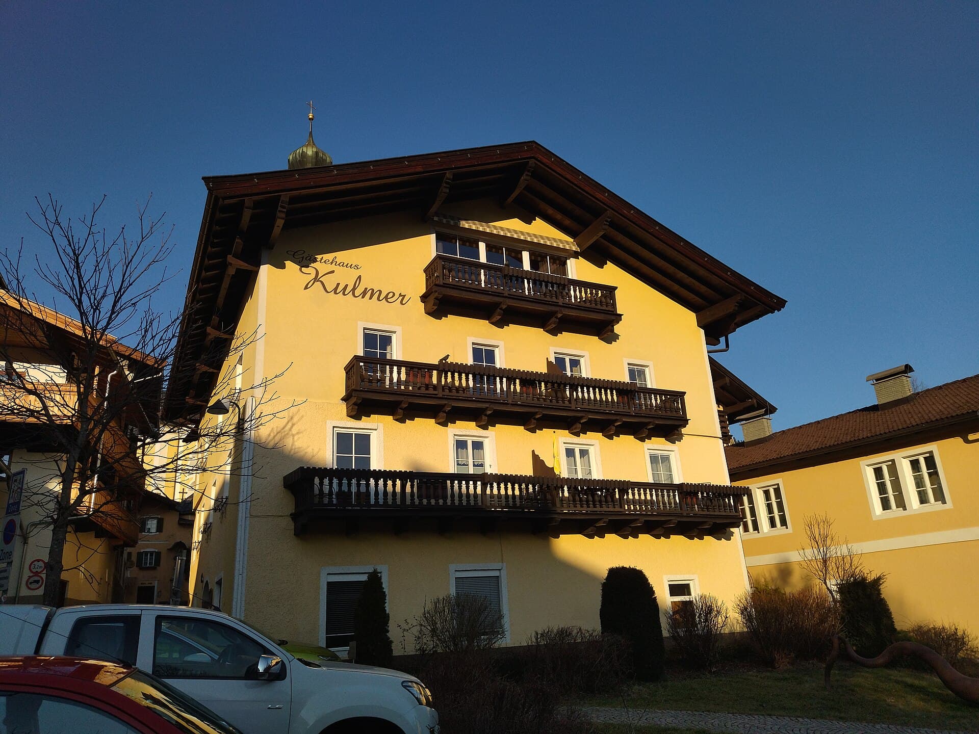 Gästehaus Kulmer (via Wikimedia Commons, CC BY-SA 3.0)
