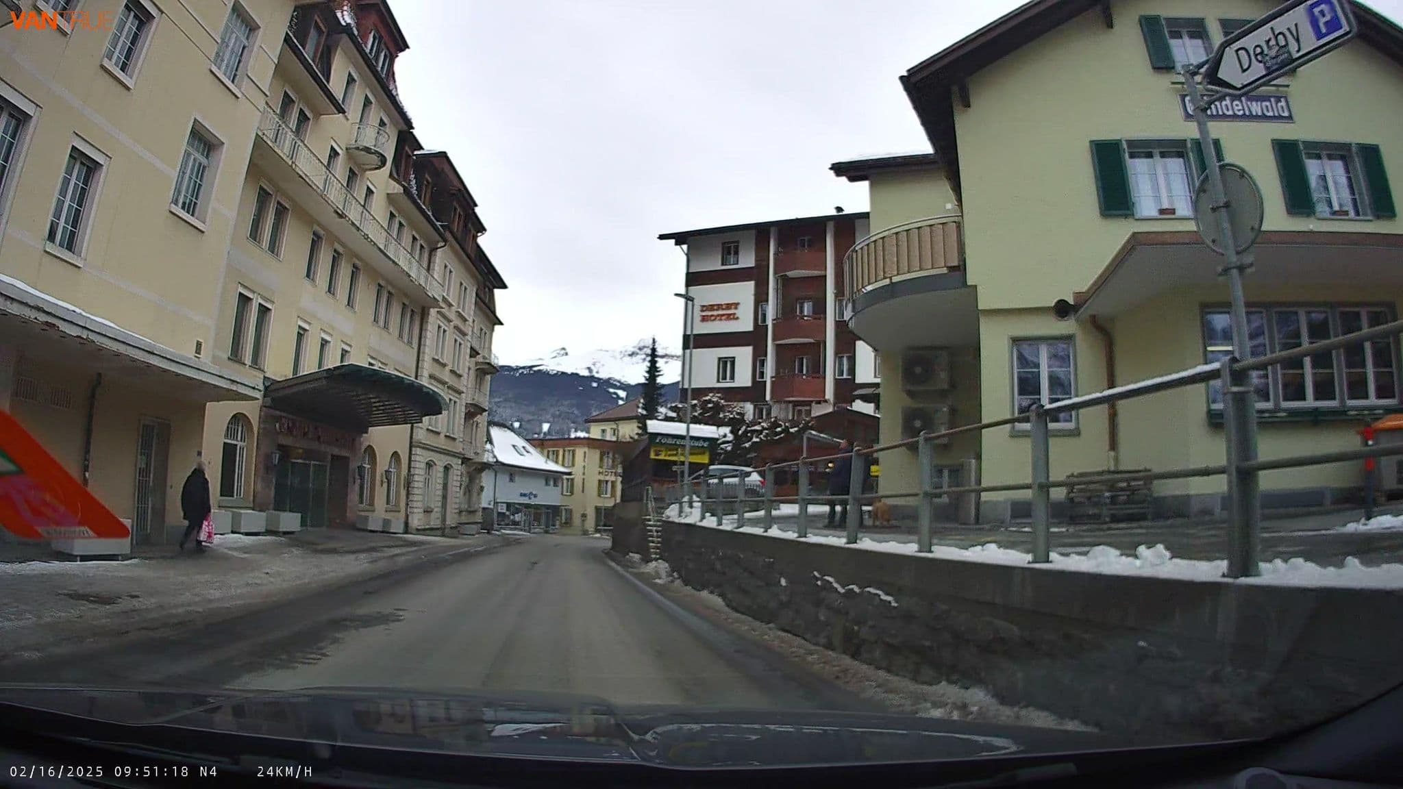 Street view near Chalet Eschen, Grindelwald — © fcignat (CC BY-SA · Mapillary)