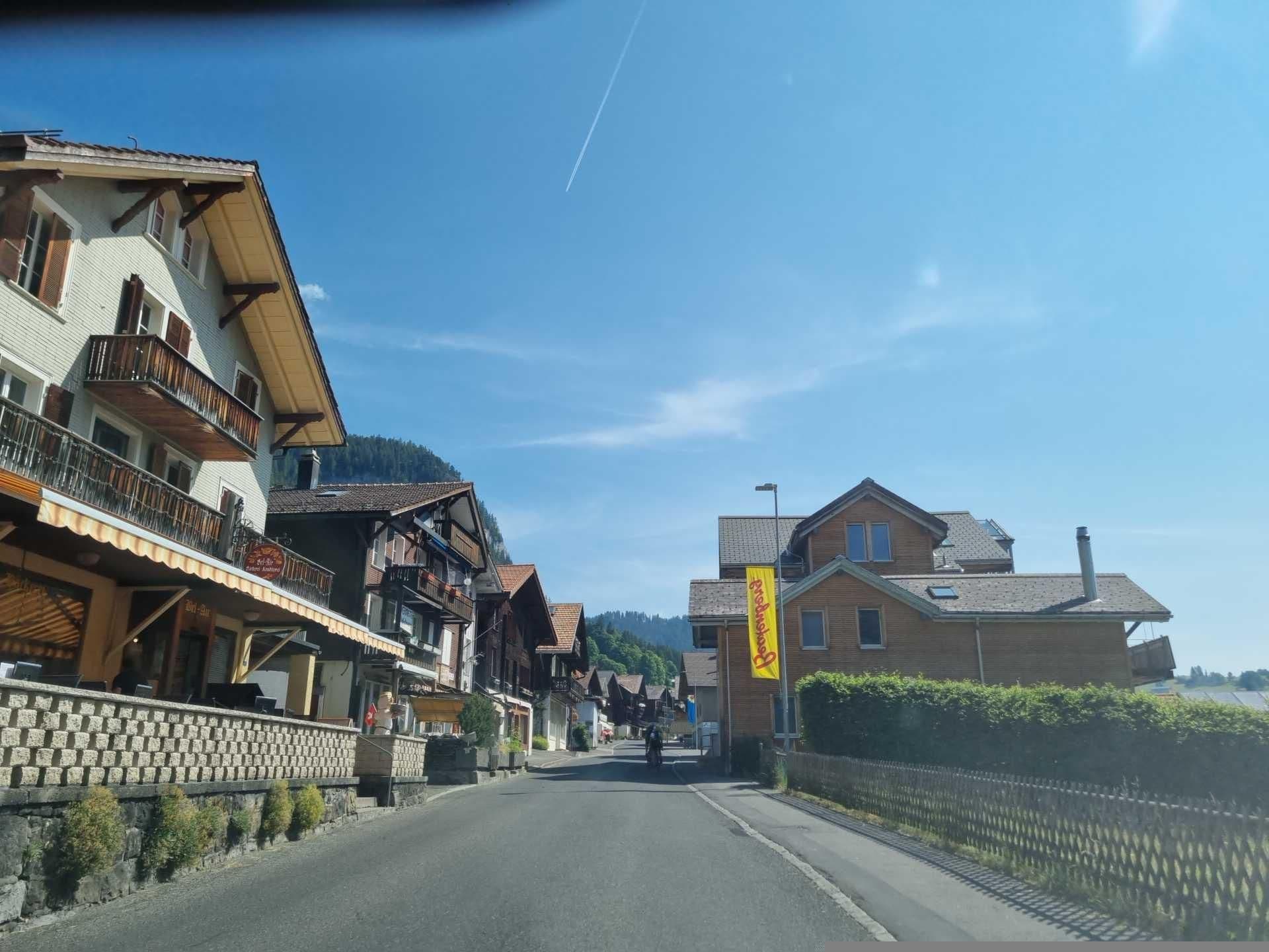 Street view near Hotel Jungfraublick & Beauregard, Beatenberg — © Yha1 (CC BY-SA · Mapillary)