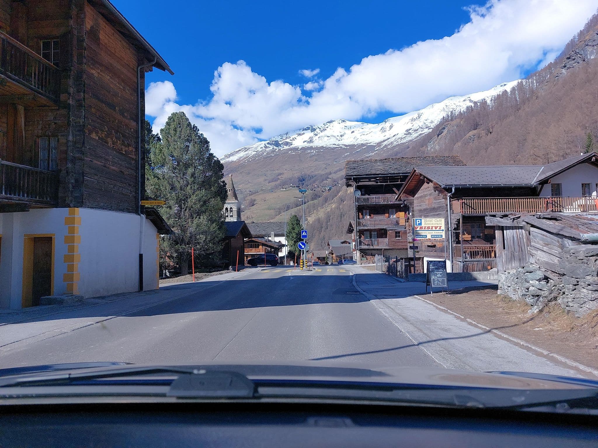 Street view near Hôtel Dents de Veisivi, Evolène — © Balbenar (CC BY-SA · Mapillary)