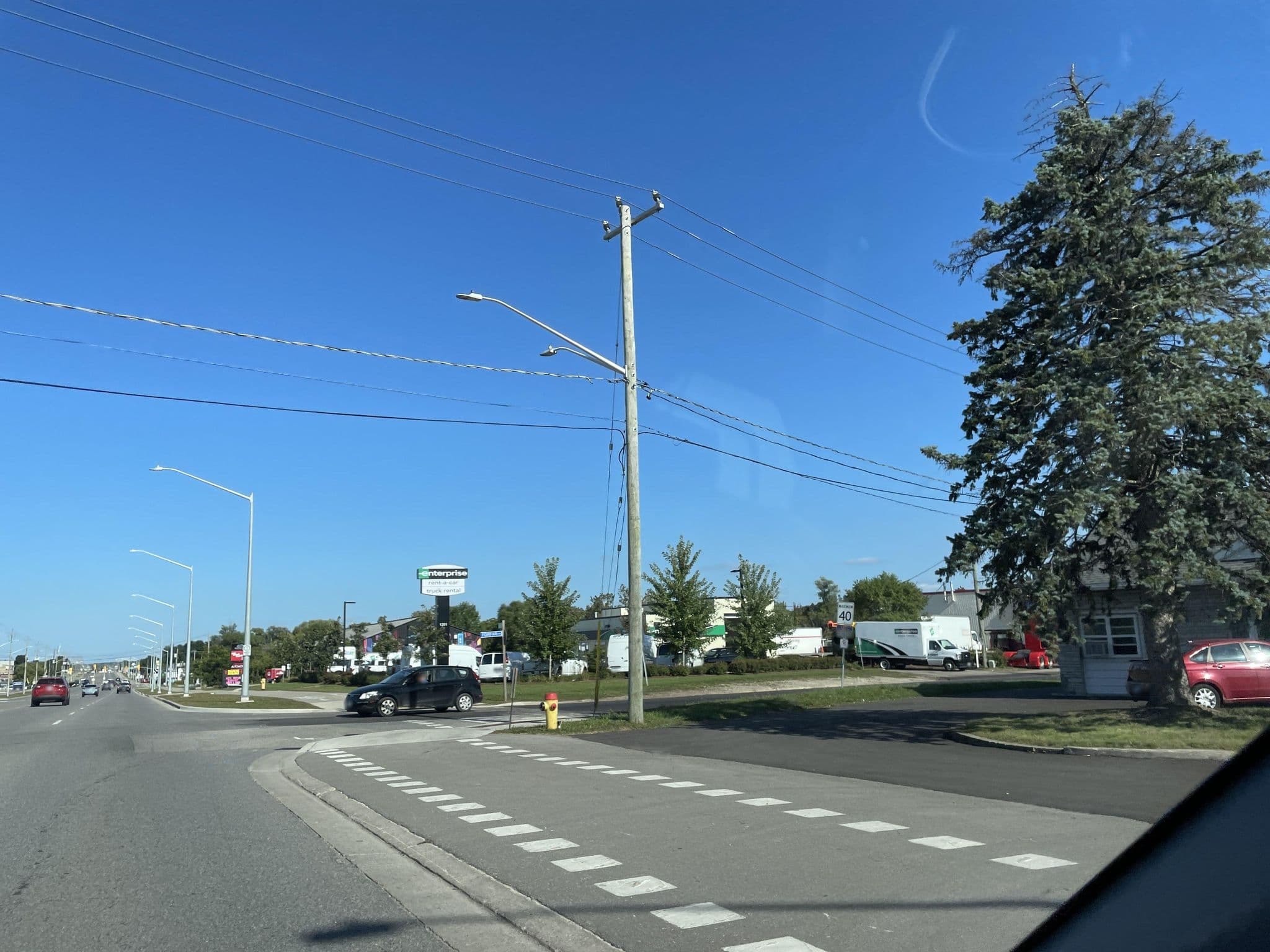 Street view near Mayflower Motel, Rosemount — © privateacorn (CC BY-SA · Mapillary)