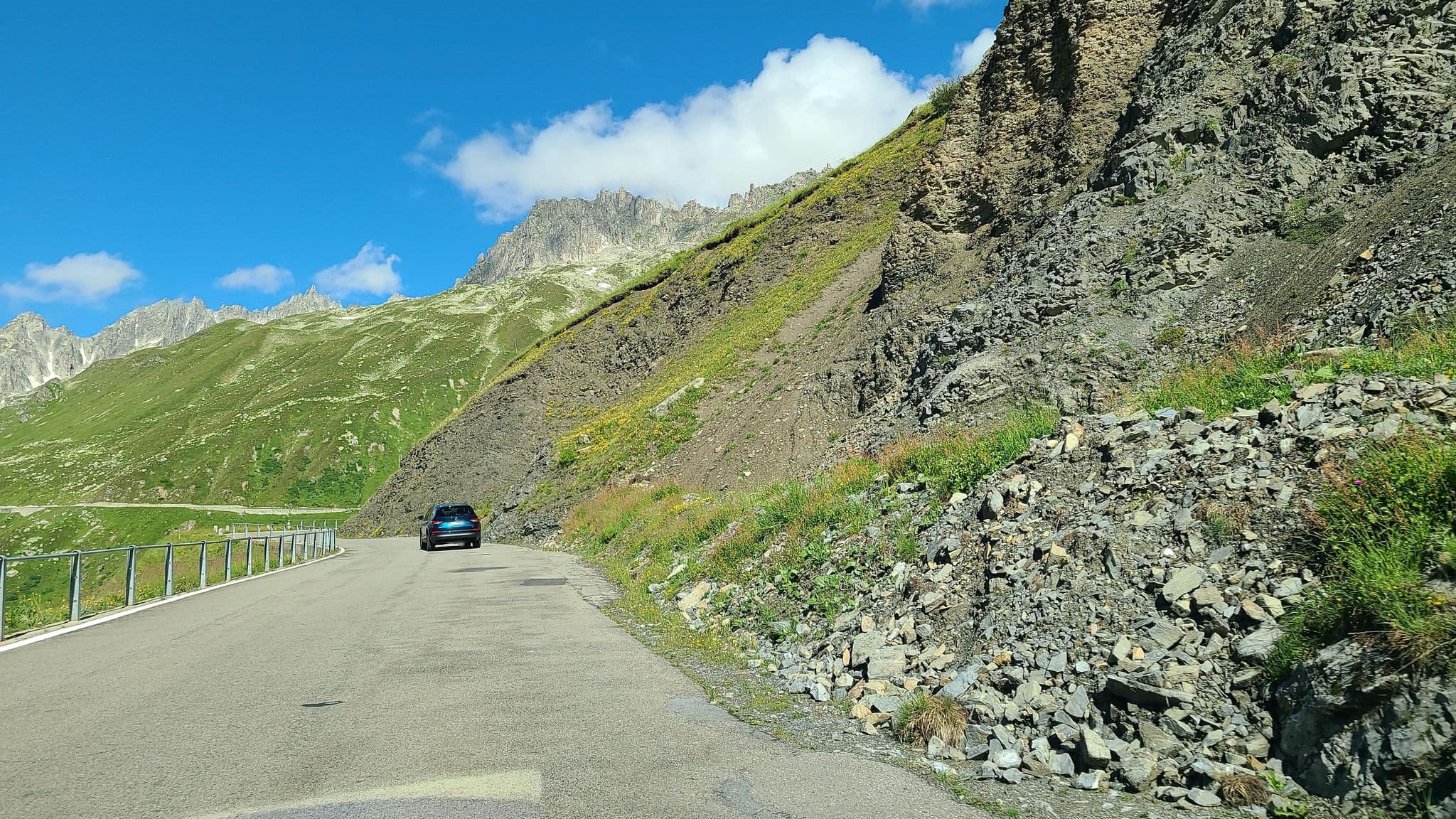 Street view near Hotel Post, Andermatt — © chrisbeddow (CC BY-SA · Mapillary)
