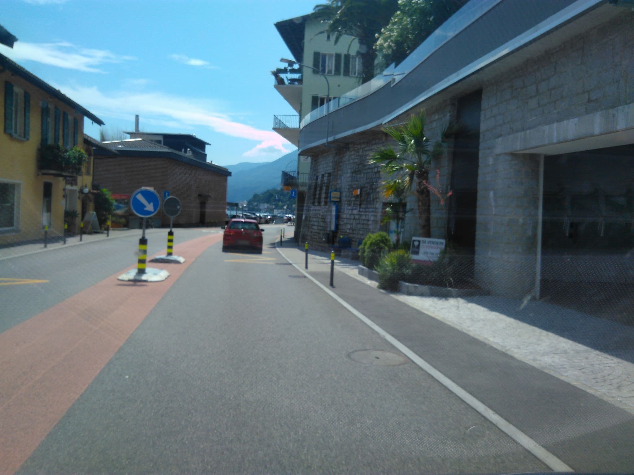 Street view near Albergo La Rocca, Riviera — © mknight (CC BY-SA · Mapillary)