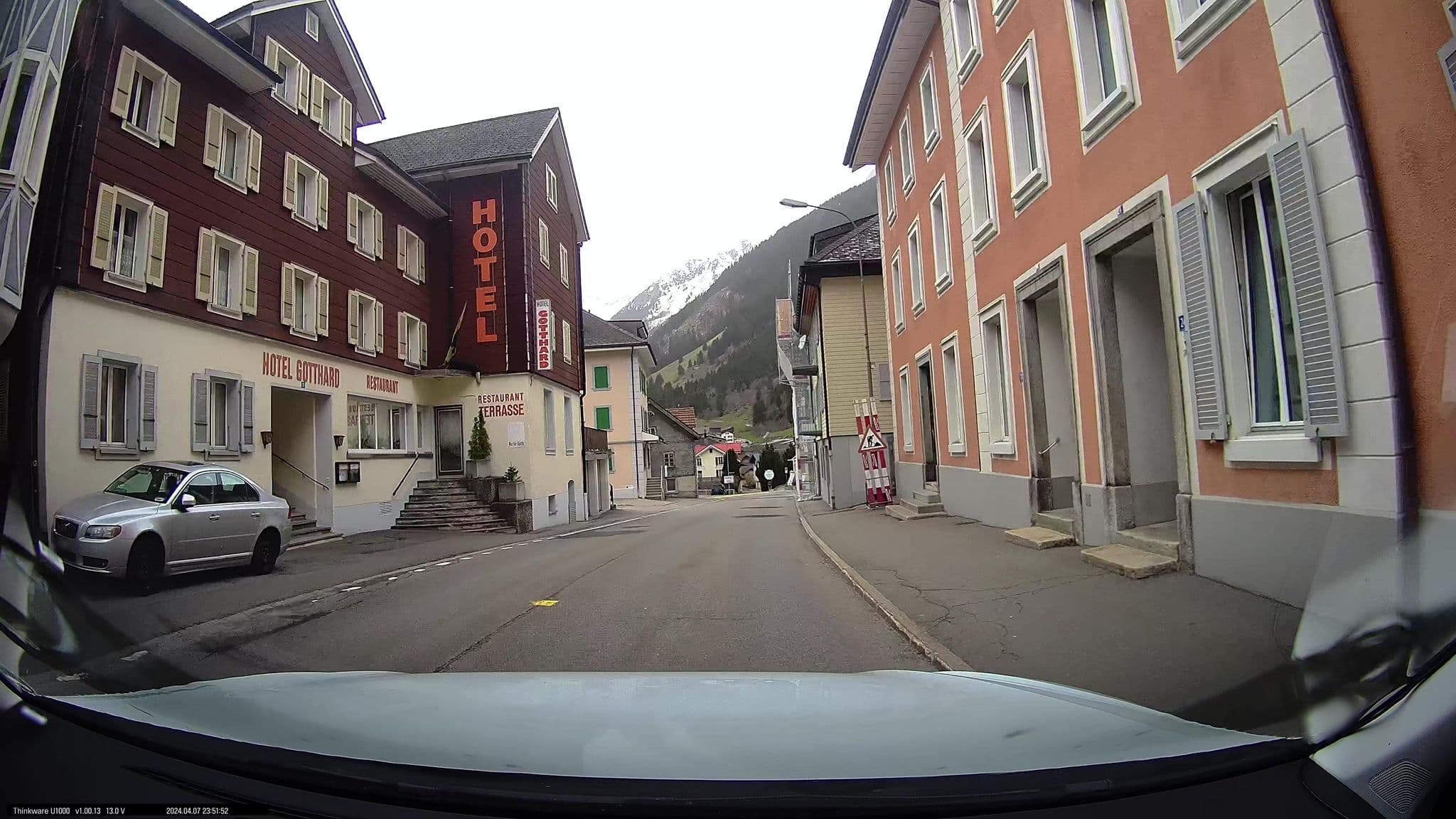 Street view near Berggasthaus Dammagletscher Göscheneralp, Andermatt — © maxim752 (CC BY-SA · Mapillary)