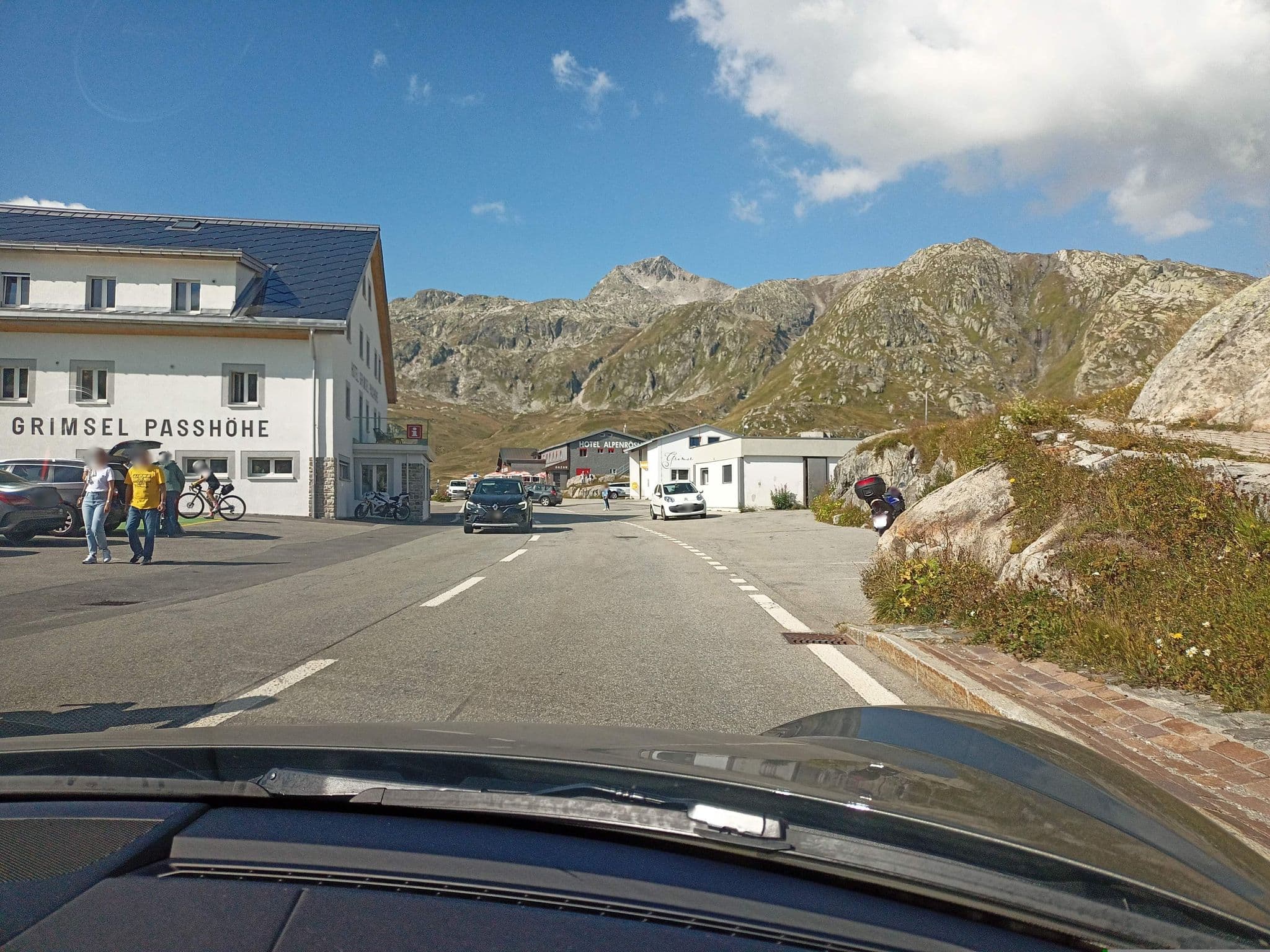 Street view near Hotel Grimsel Passhöhe, Andermatt — © xdTAGCLAN (CC BY-SA · Mapillary)