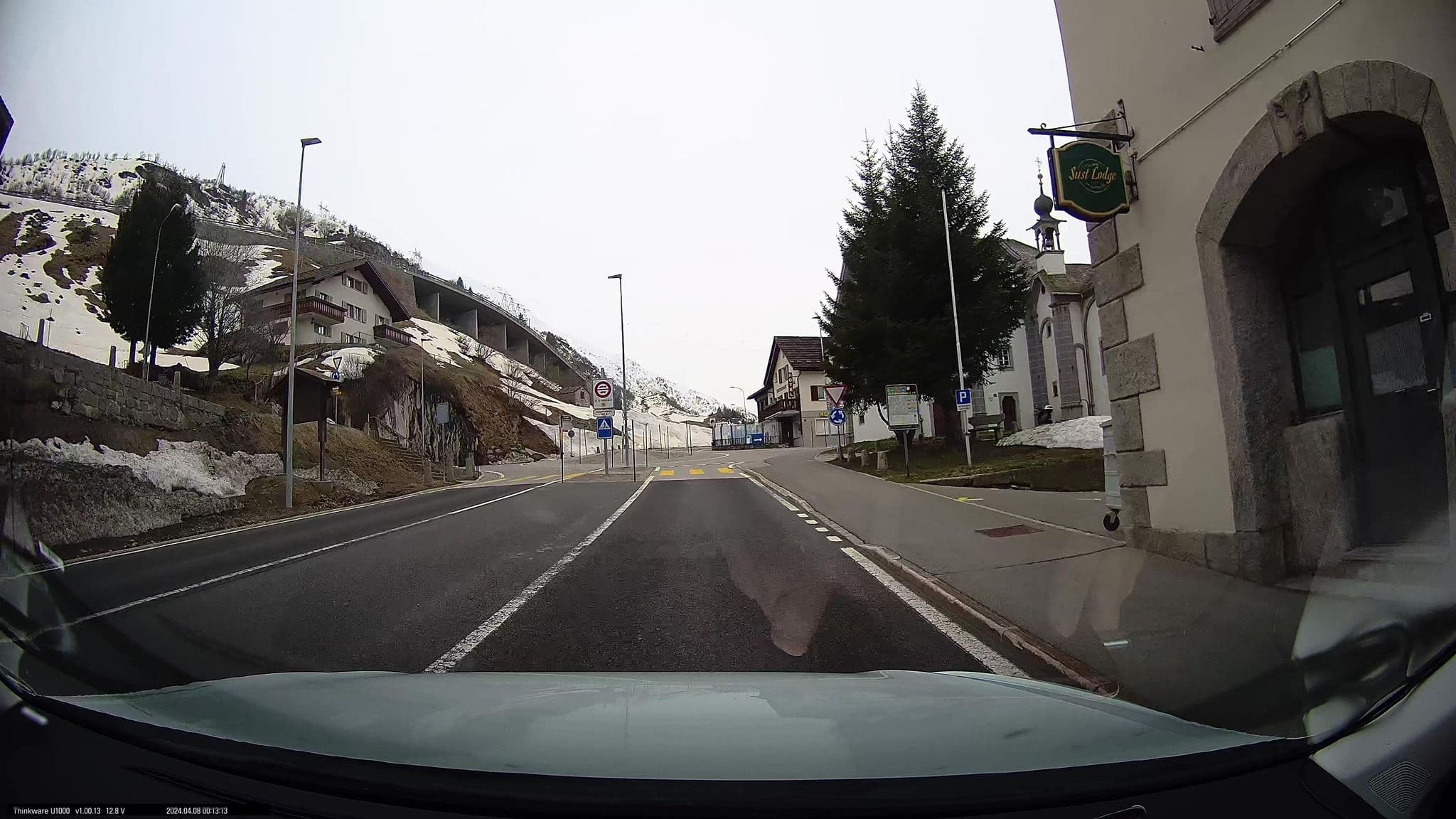 Street view near Sust Lodge am Gotthard, Andermatt — © maxim752 (CC BY-SA · Mapillary)