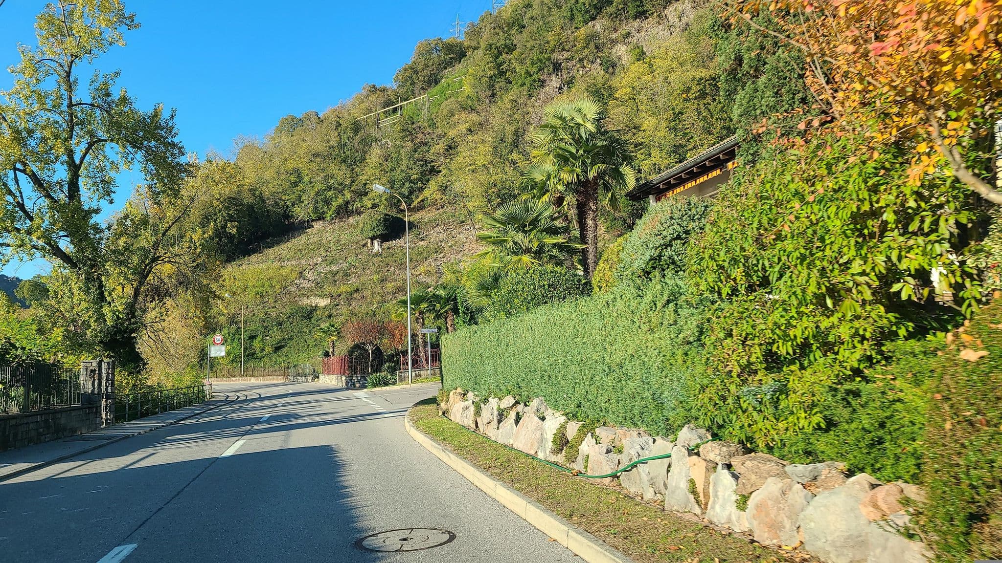 Street view near Residenza Miralago, Melide — © chrisbeddow (CC BY-SA · Mapillary)