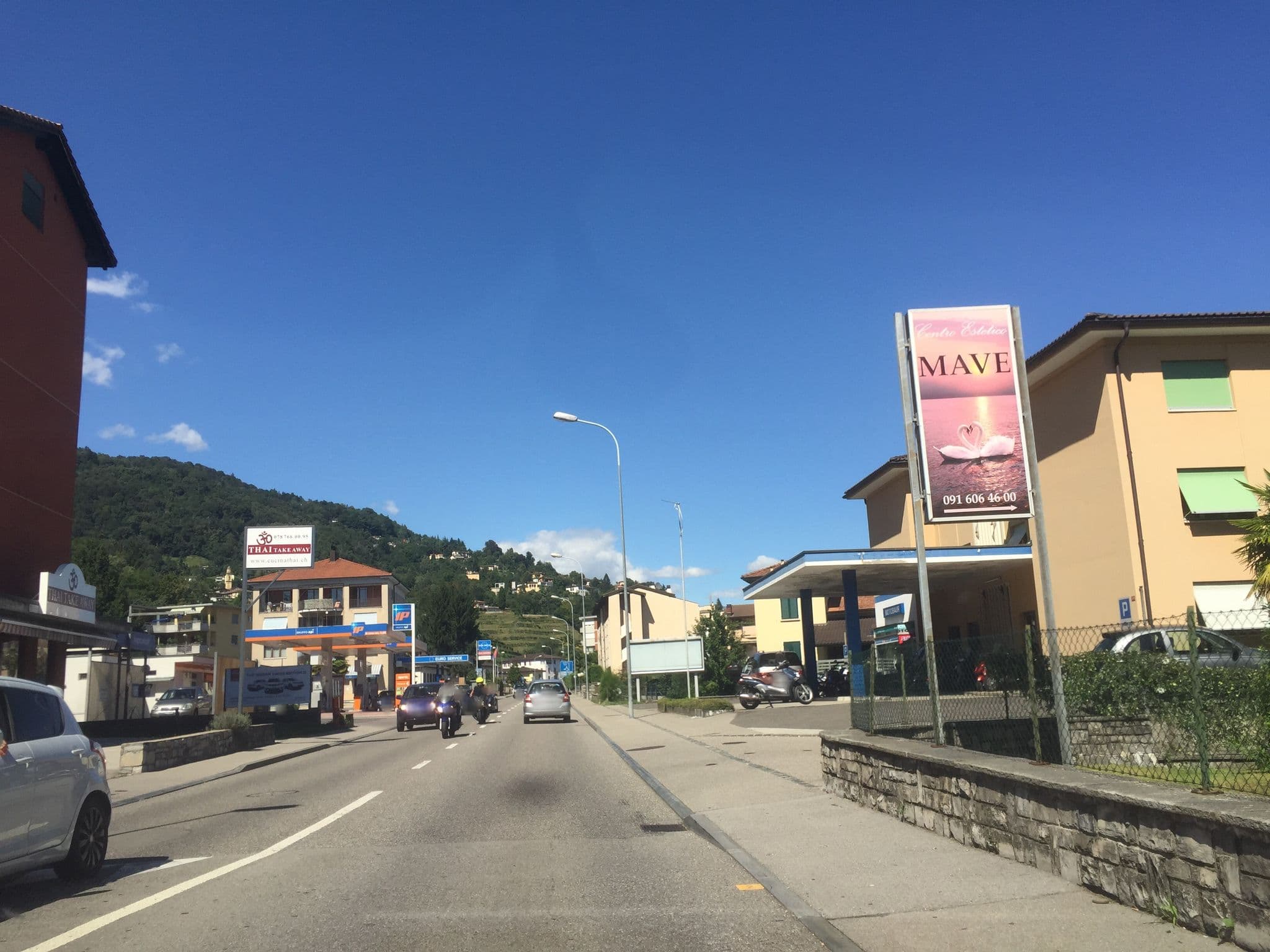 Street view near Albergo-Ristorante Locanda Esterel, Caslano — © tubeli (CC BY-SA · Mapillary)