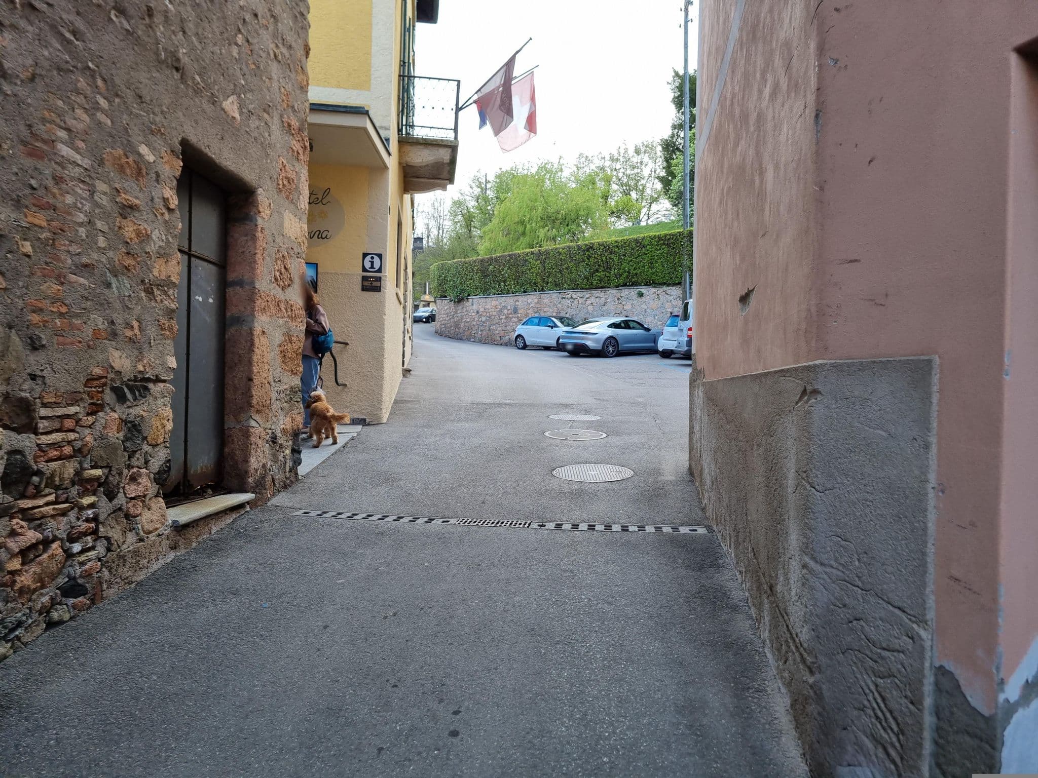 Street view near Hostel Guest House Calina, Melide — © Yha1 (CC BY-SA · Mapillary)