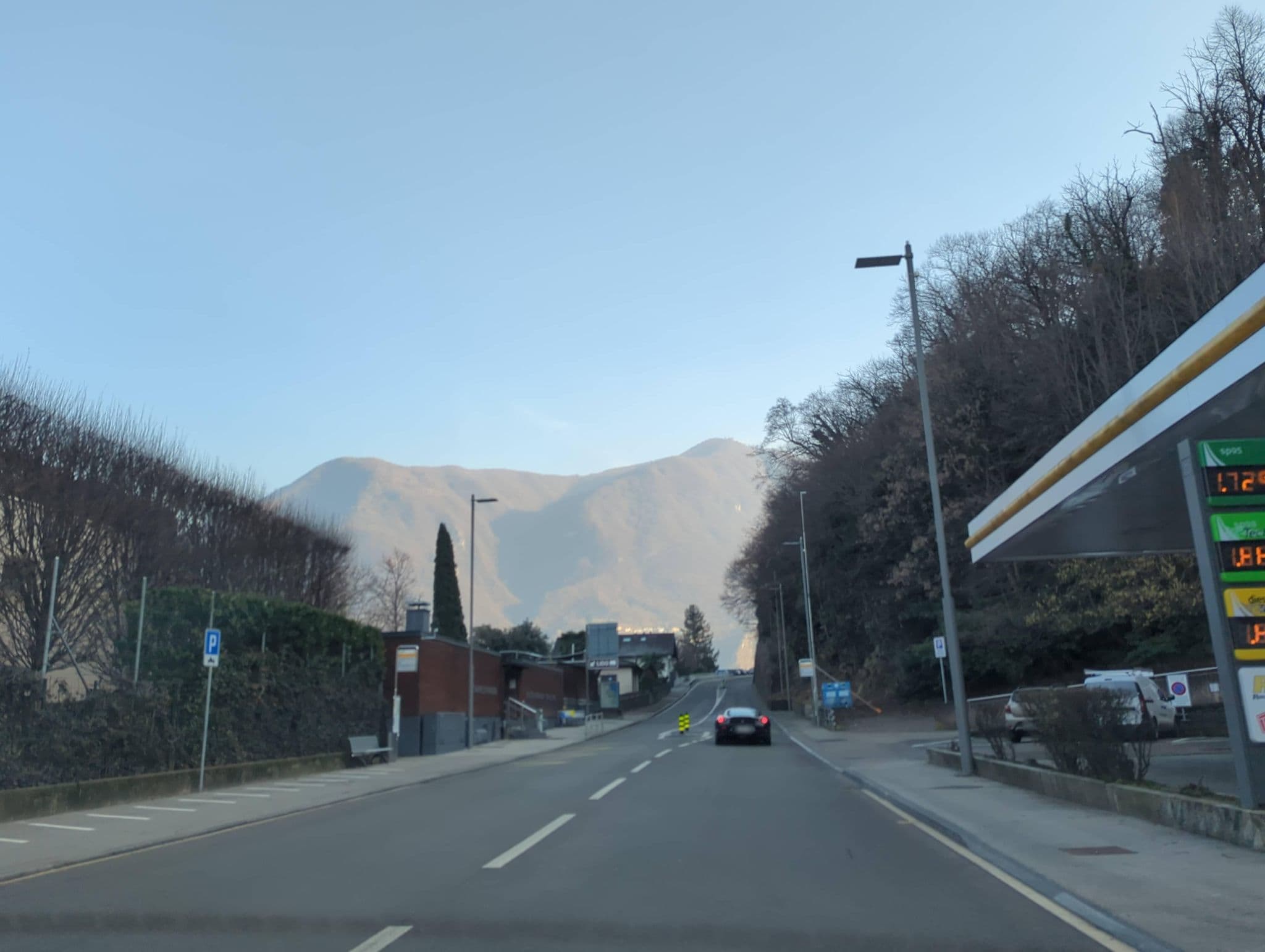Street view near Hotel Conca D'oro, Sorengo — © ivanbranco (CC BY-SA · Mapillary)