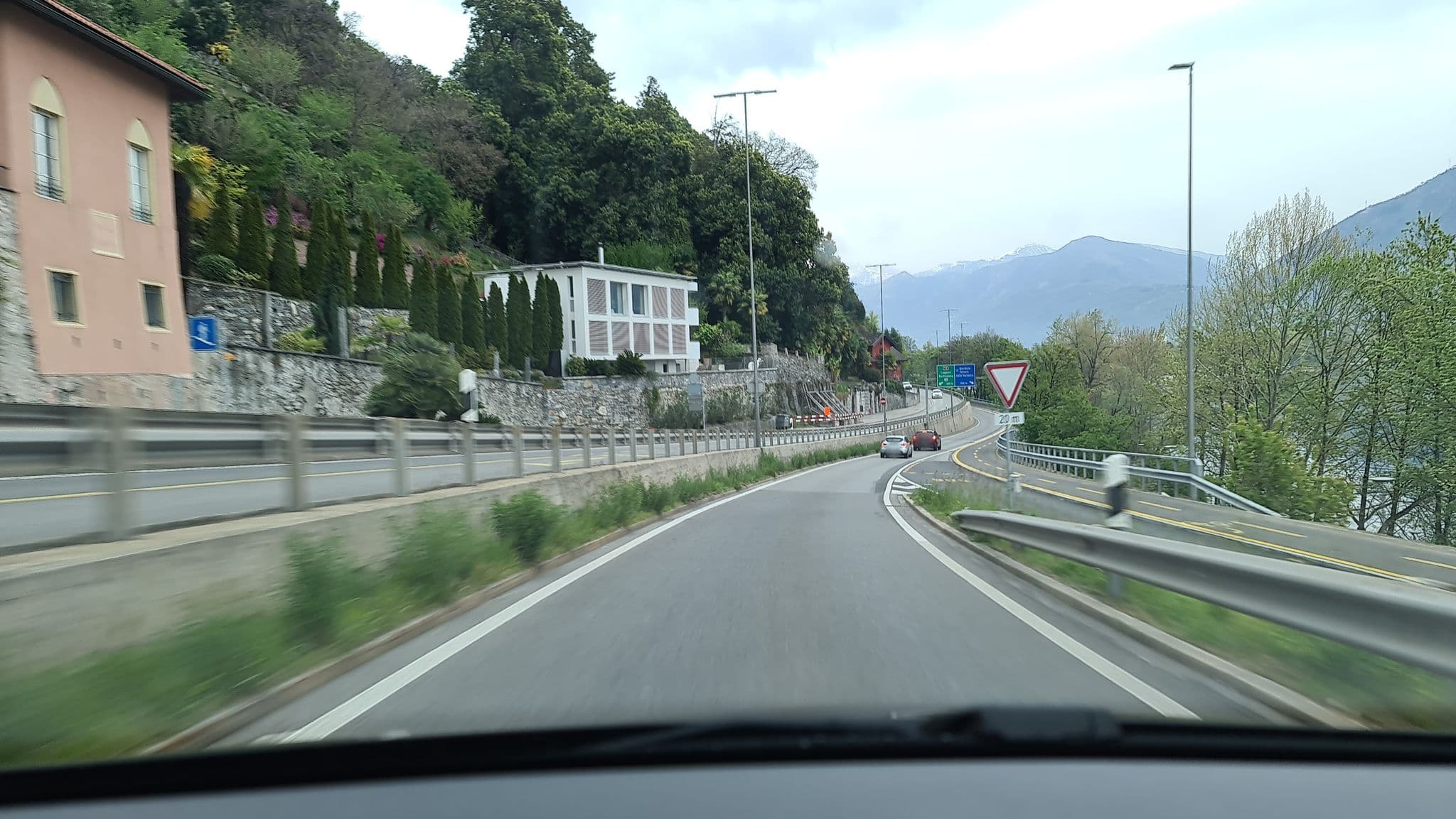 Street view near Casa Rosy, Minusio — © alexanderar (CC BY-SA · Mapillary)