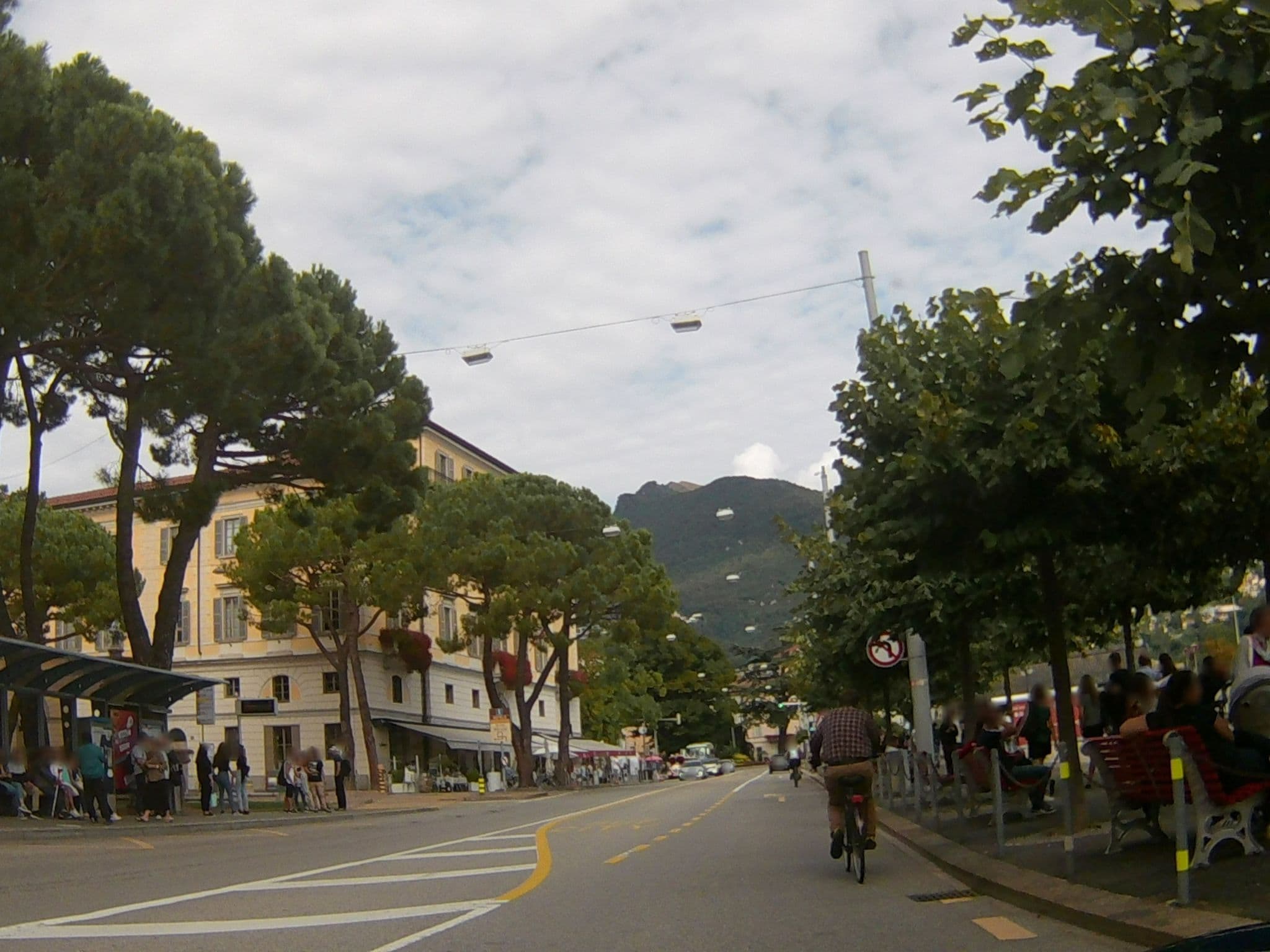 Street view near Montreux, Sorengo — © endszbrxns (CC BY-SA · Mapillary)