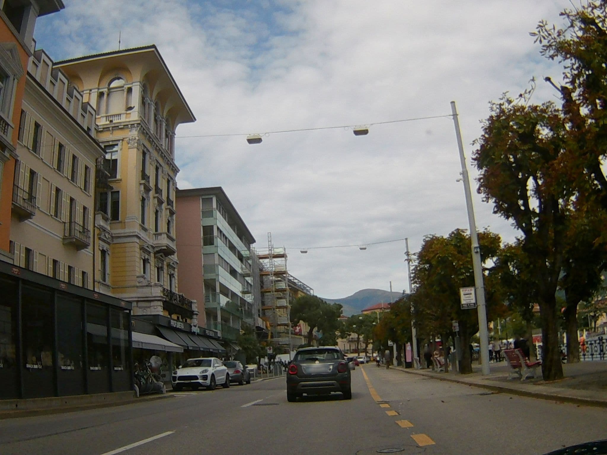 Street view near San Carlo Suite, Sorengo — © endszbrxns (CC BY-SA · Mapillary)