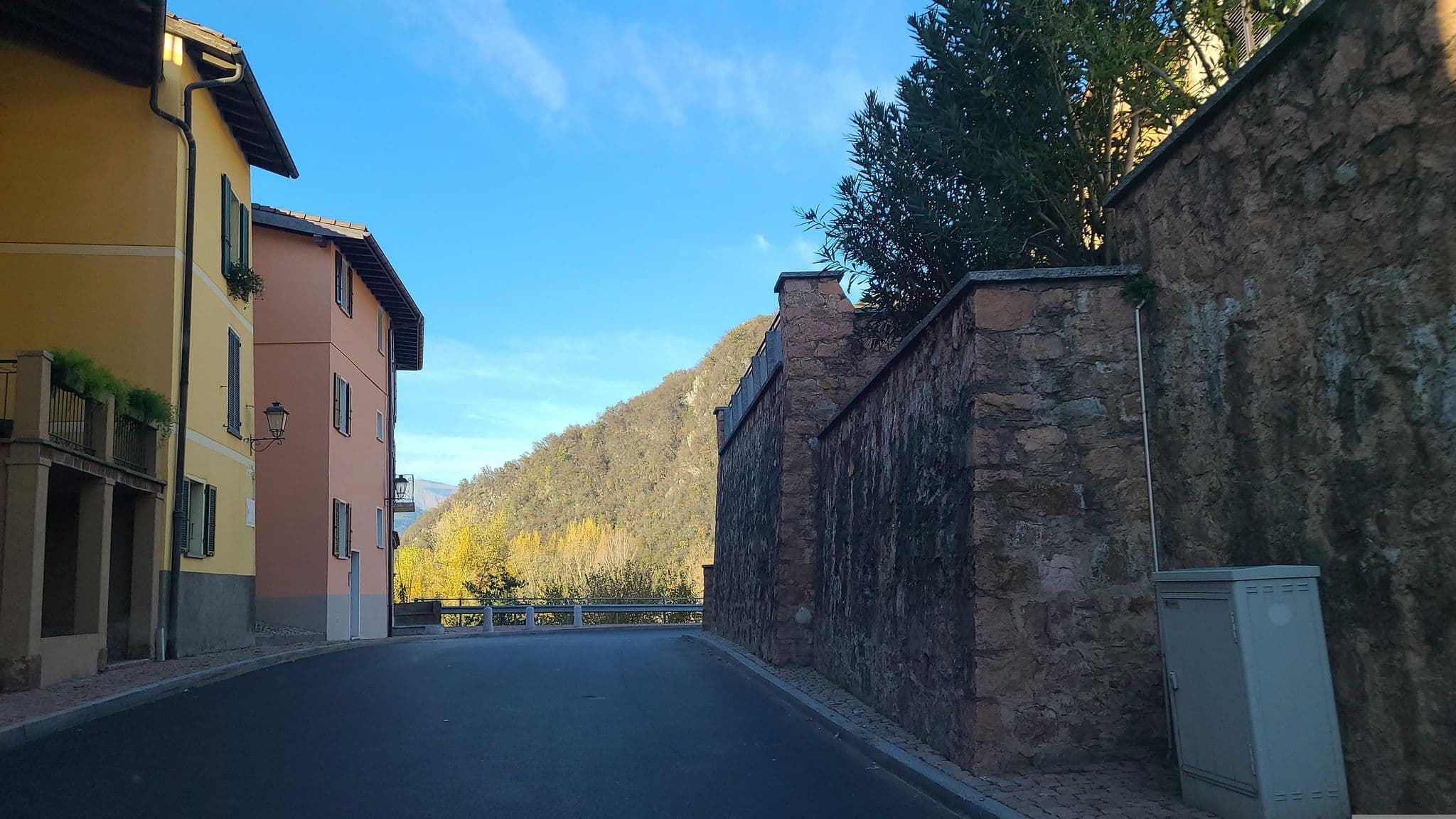 Street view near Hotel Panorama, Melide — © chrisbeddow (CC BY-SA · Mapillary)