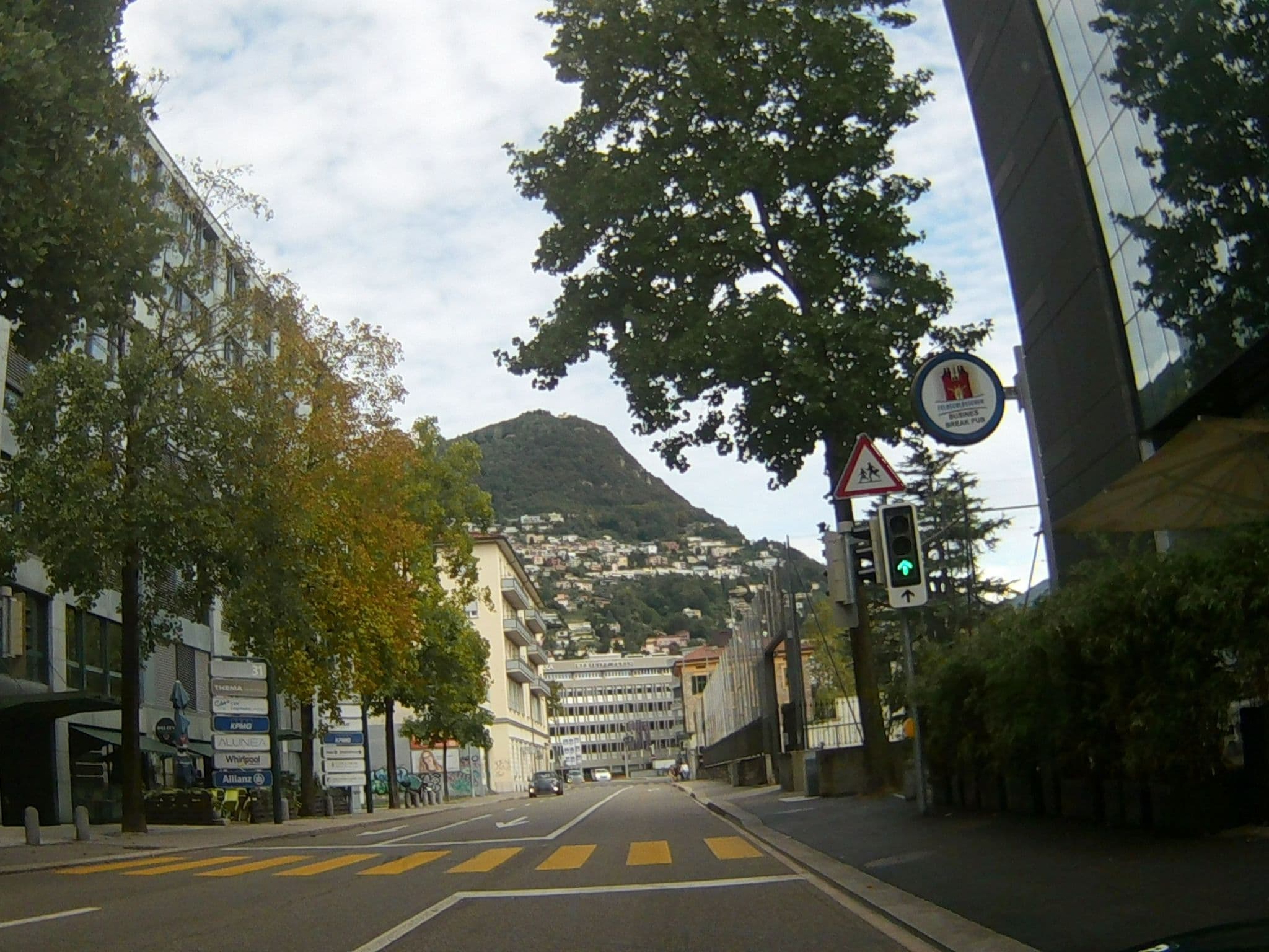 Street view near Il Parco 2, Lugano — © endszbrxns (CC BY-SA · Mapillary)