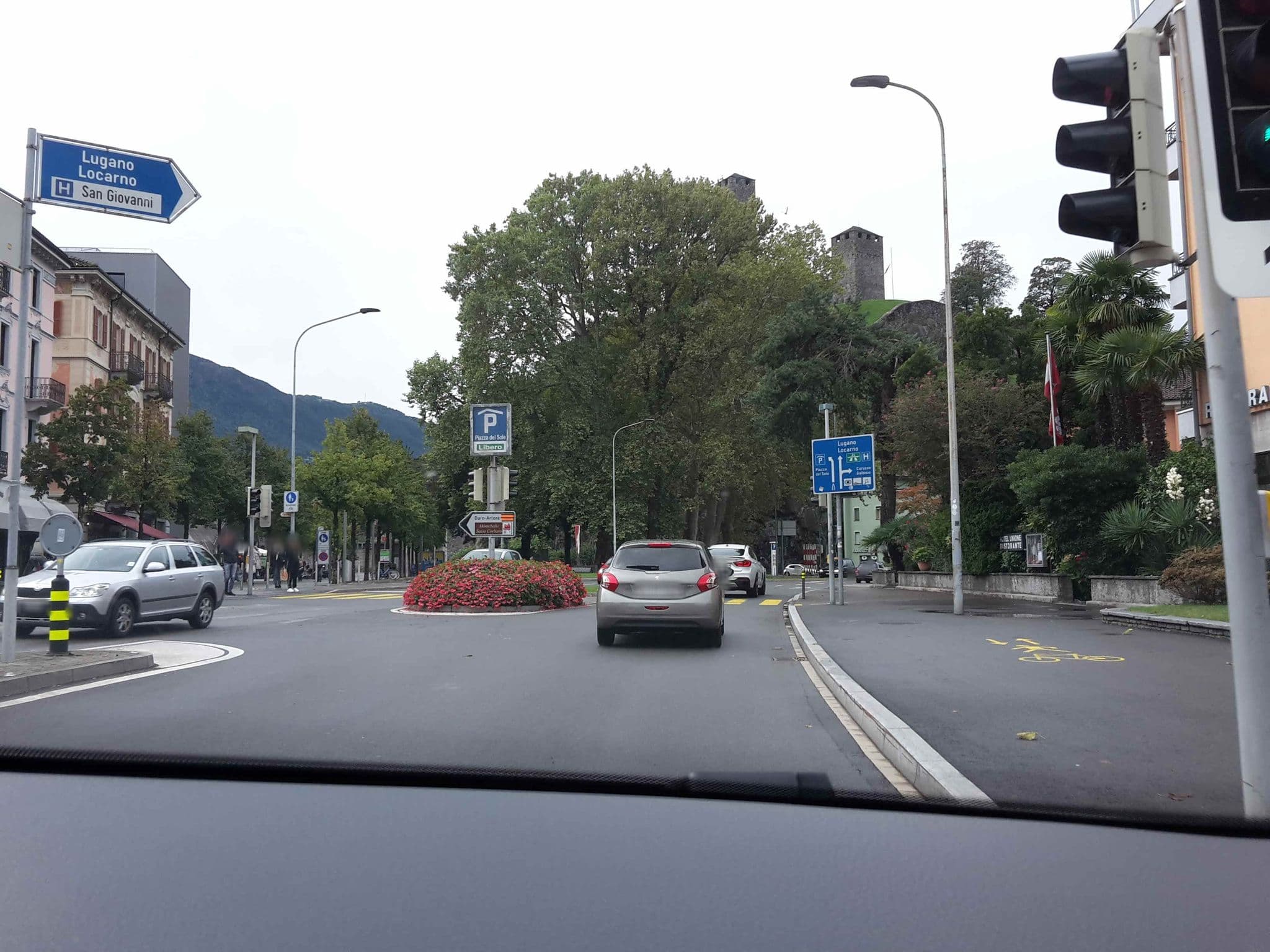 Street view near Hotel Unione, Bellinzona — © biobuur (CC BY-SA · Mapillary)