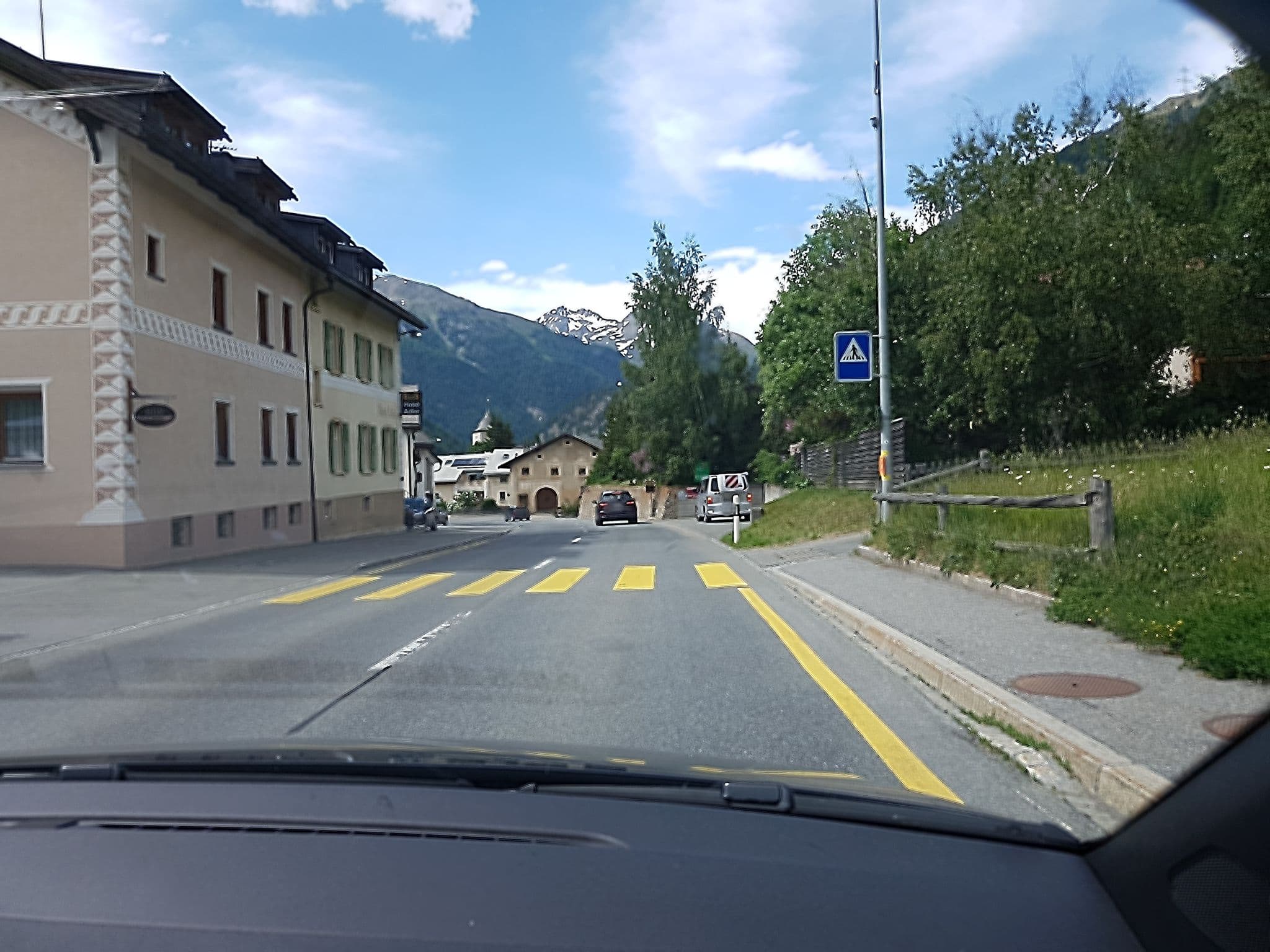 Street view near Hotel Adler Garni, Zernez — © axe (CC BY-SA · Mapillary)