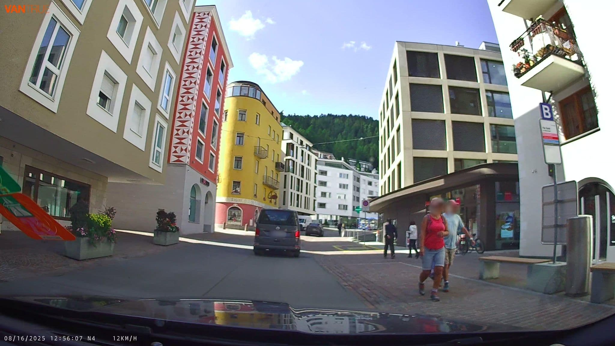 Street view near Chesa Sonnalpine, St. Moritz — © fcignat (CC BY-SA · Mapillary)