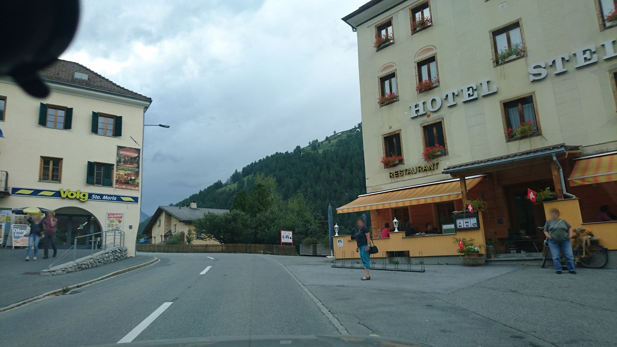 Street view near Hotel Stelvio, Scuol — © voschix (CC BY-SA · Mapillary)