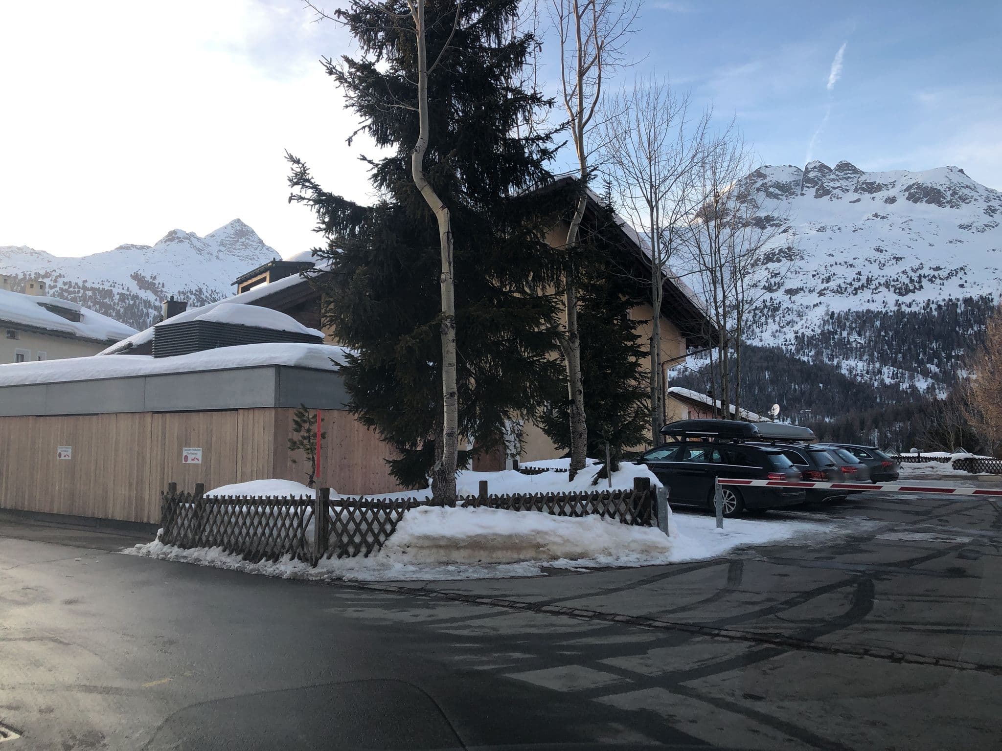 Street view near Utoring Margun, St. Moritz — © jesolem (CC BY-SA · Mapillary)