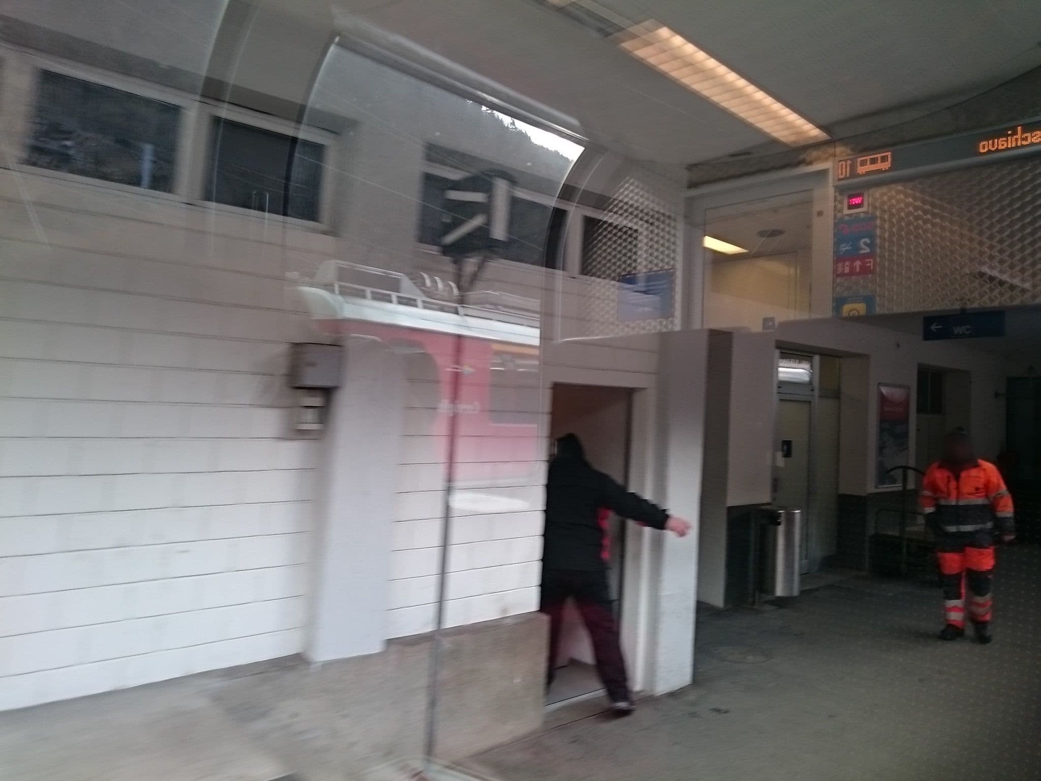 Street view near Ristorante Pensione Chalet Stazione, Poschiavo — © voschix (CC BY-SA · Mapillary)