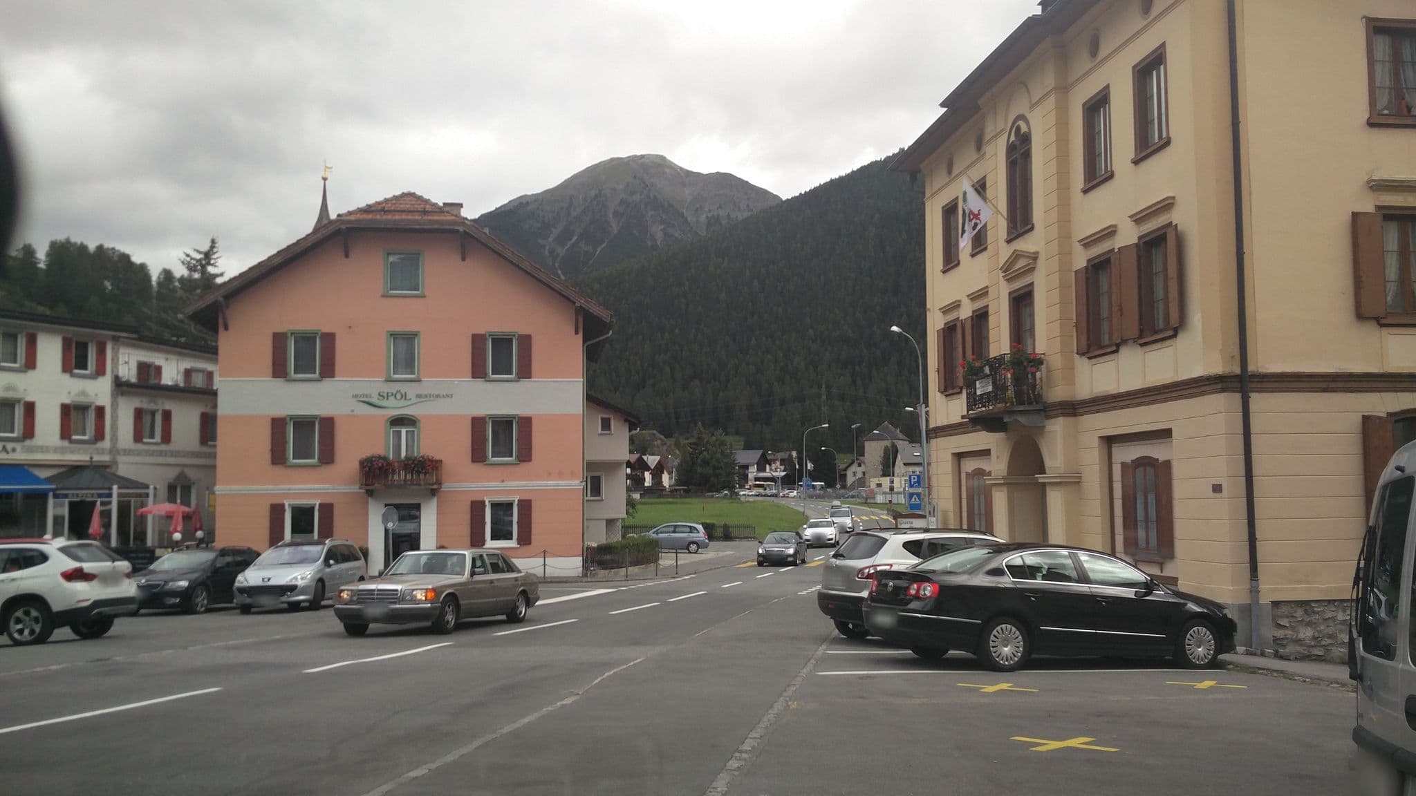 Street view near Hotel z. Bahnhof, Zernez — © lumi (CC BY-SA · Mapillary)