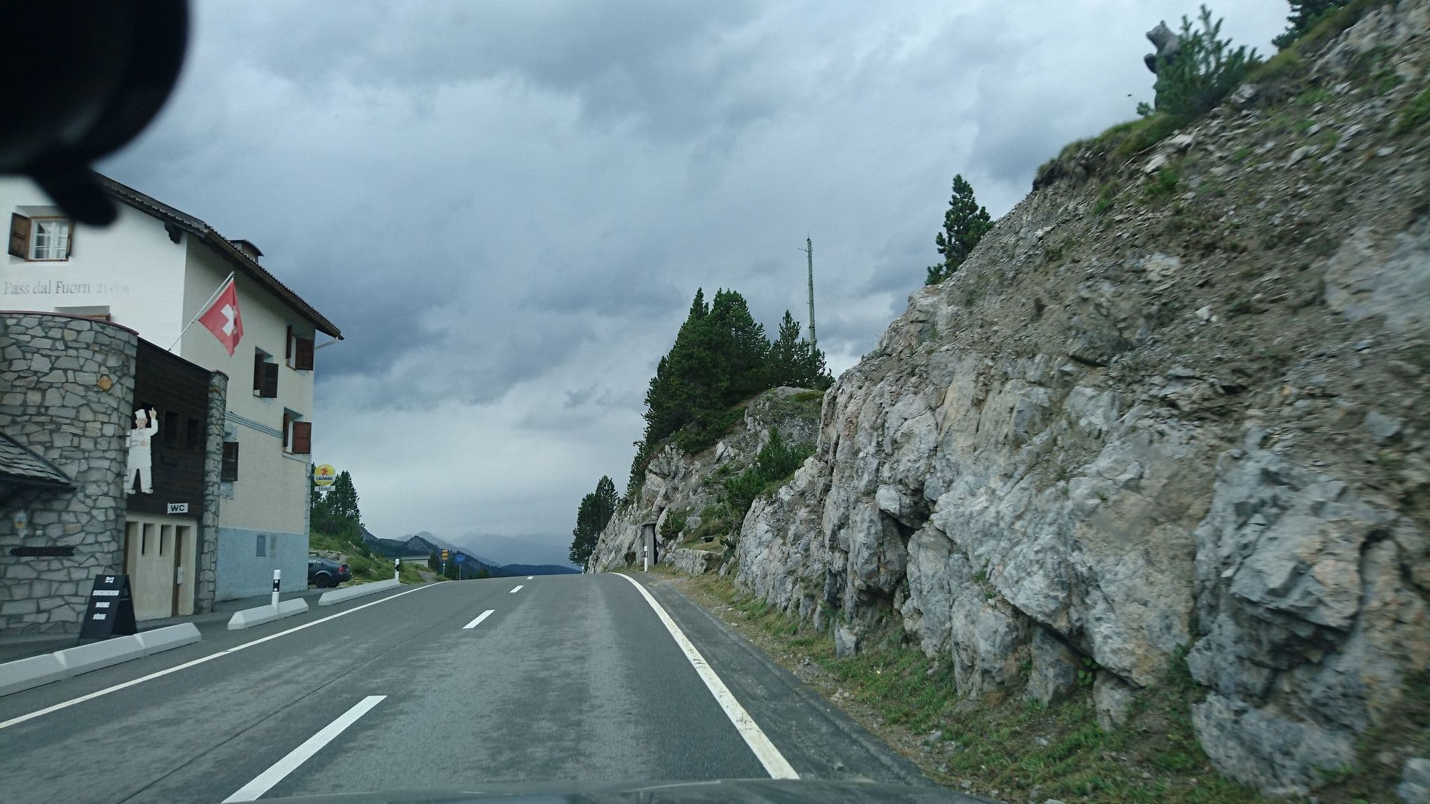 Street view near Hotel-Restaurant Süsom-Givè, Zernez — © voschix (CC BY-SA · Mapillary)