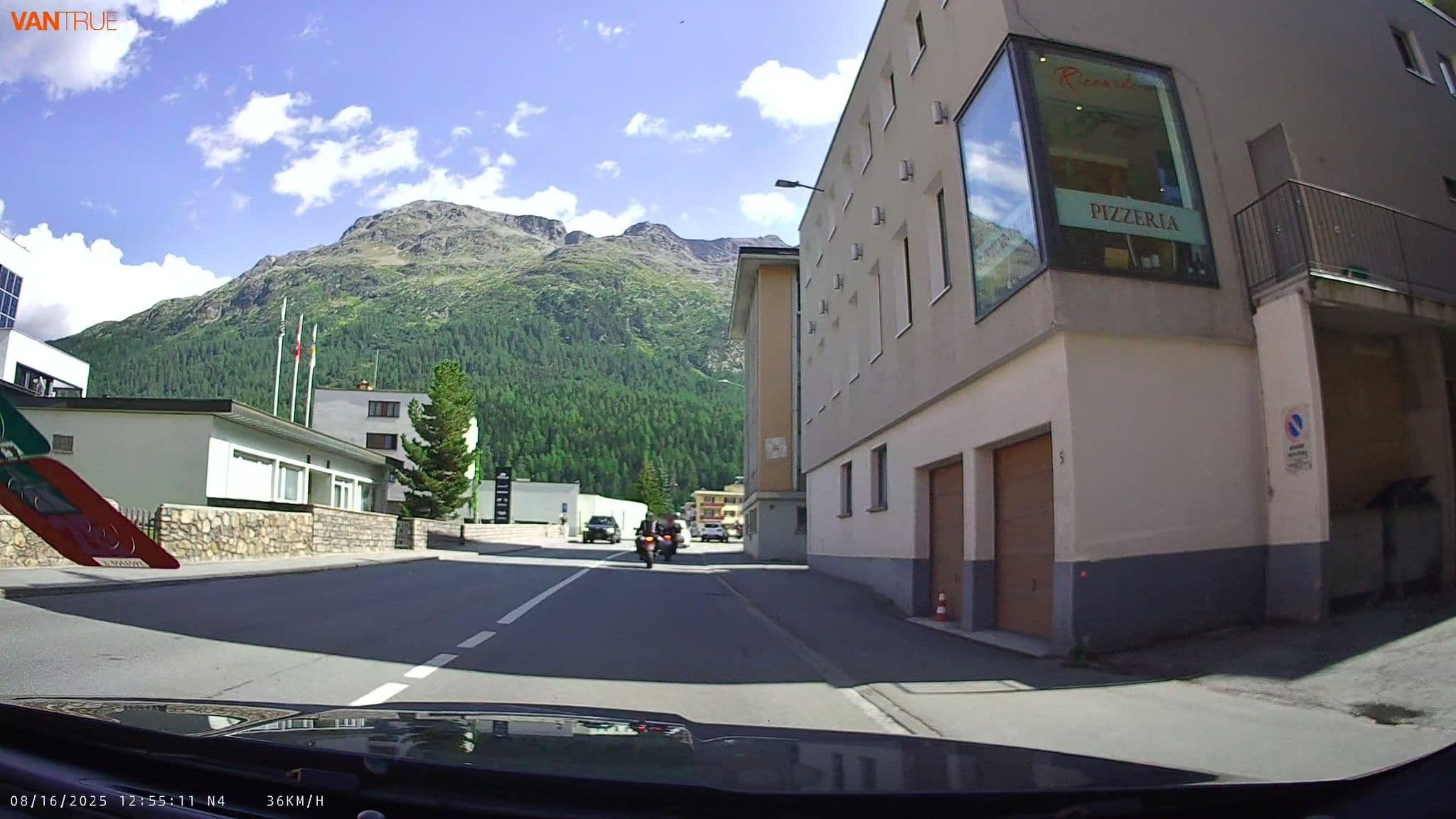 Street view near the PIZ, St. Moritz — © fcignat (CC BY-SA · Mapillary)