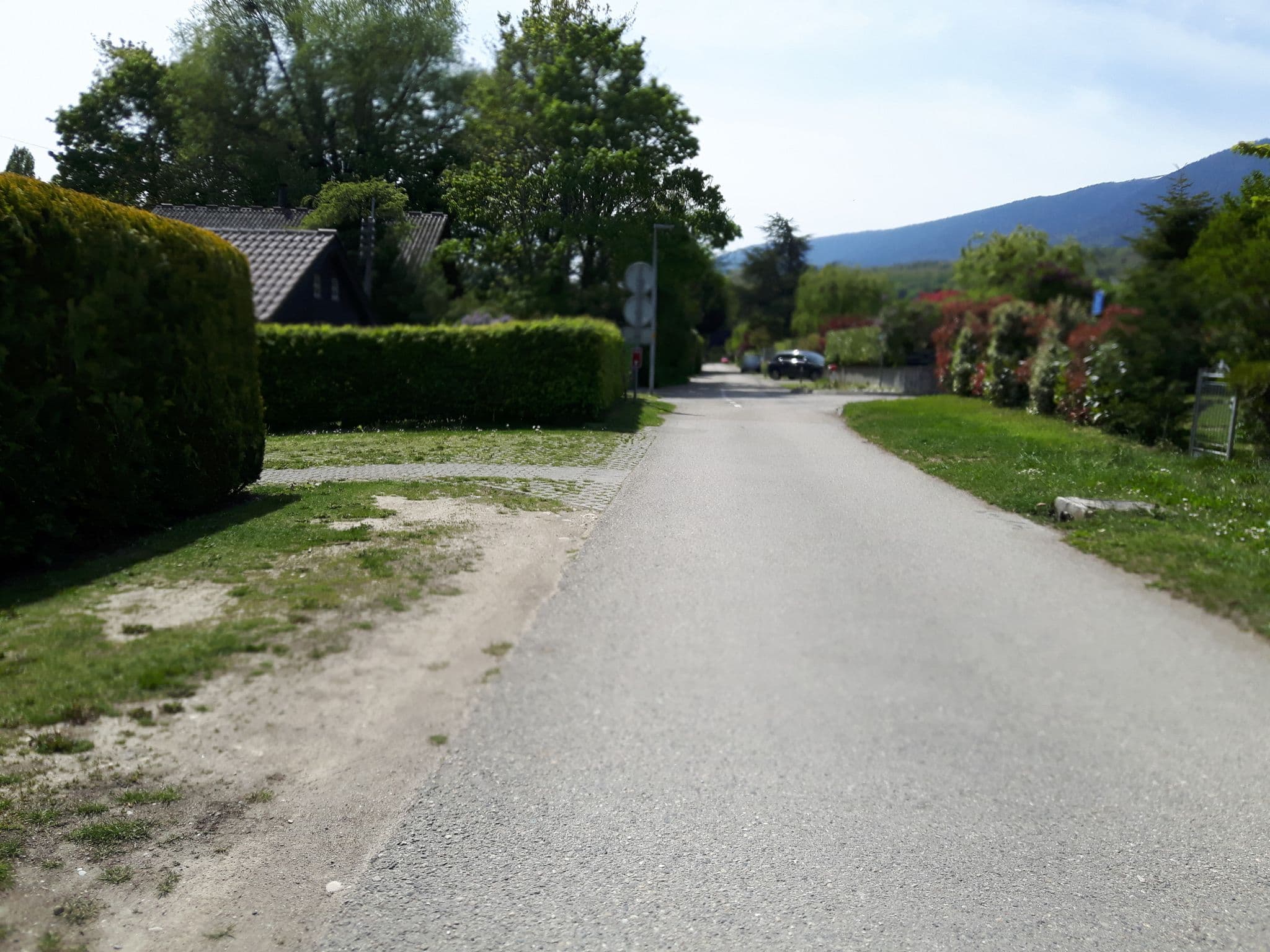 Street view near Maison au bord du lac, Bevaix — © changchun1 (CC BY-SA · Mapillary)
