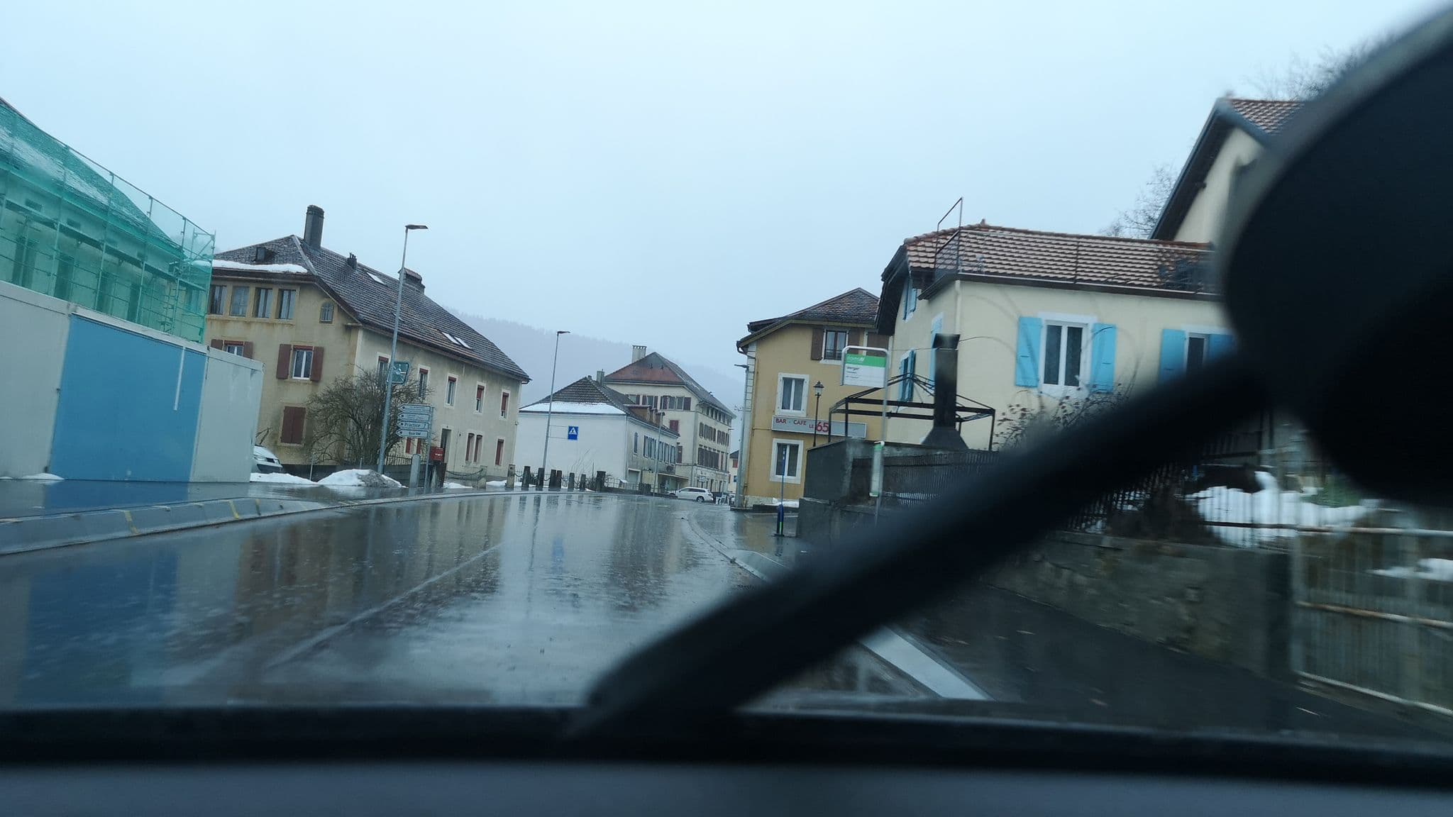 Street view near Crêt De L'anneau, Travers — © globeur (CC BY-SA · Mapillary)