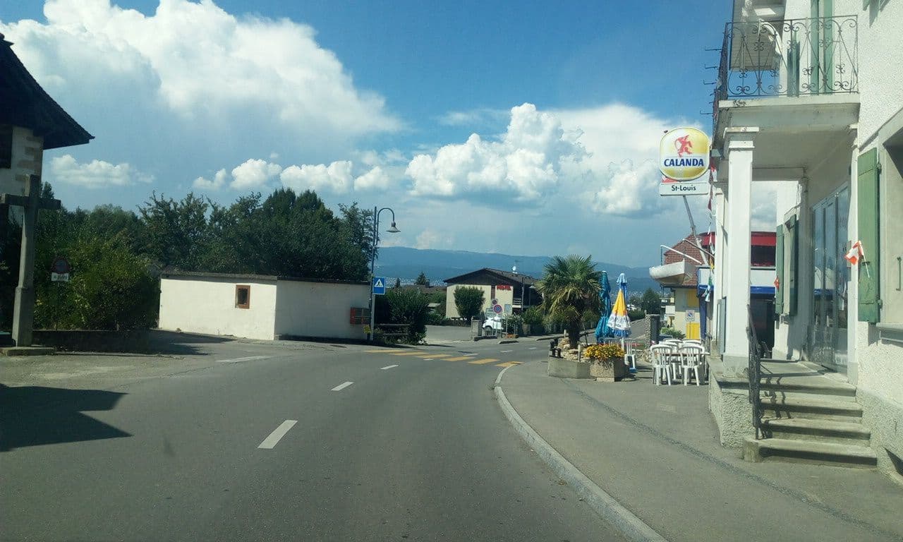 Street view near du Bateau, Domdidier — © selfishseahorse (CC BY-SA · Mapillary)