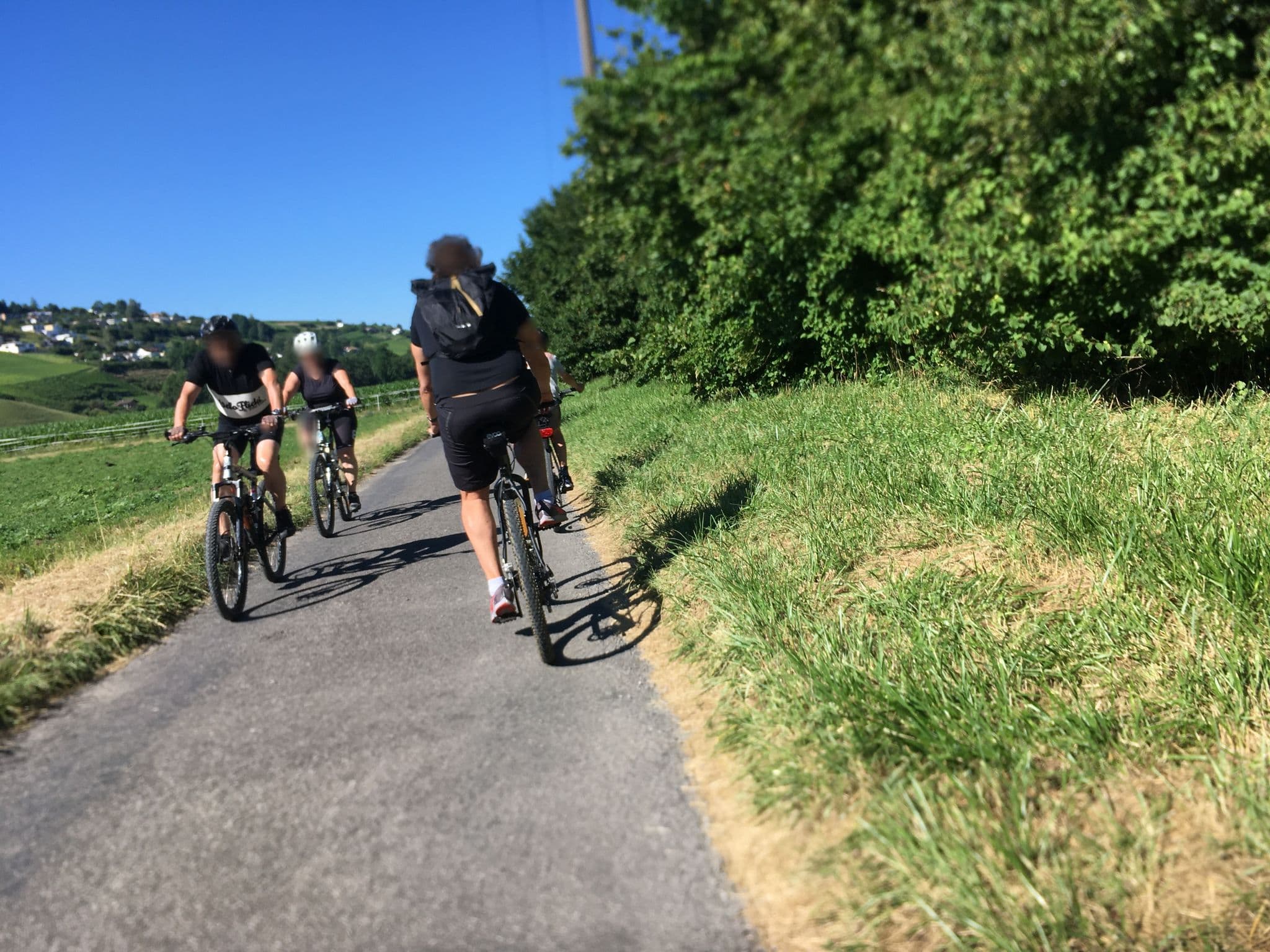 Street view near Nh Fribourg Hotel Berne, Avenches — © beat (CC BY-SA · Mapillary)