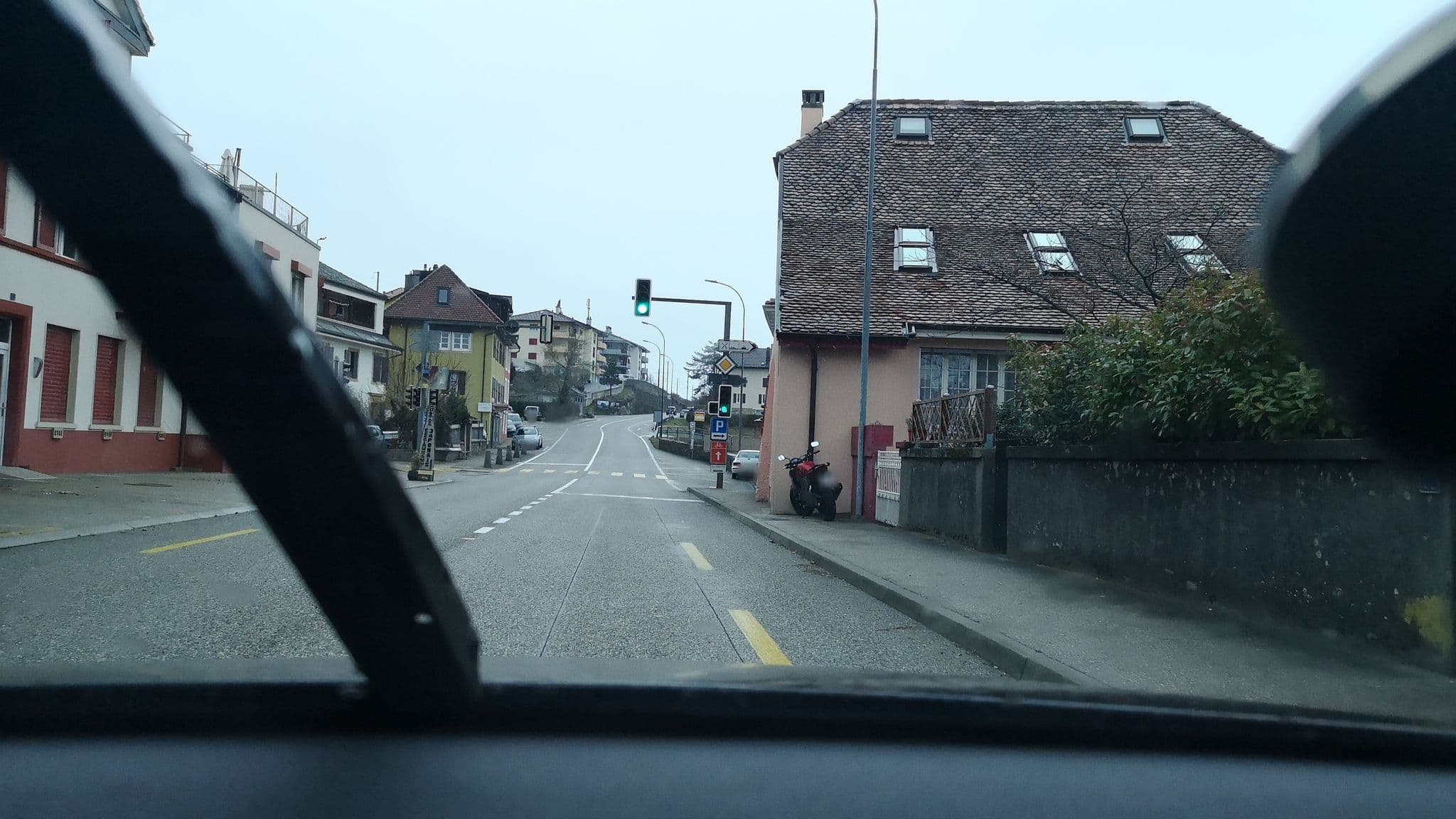 Street view near Hôtel du Cygne, Gorgier — © globeur (CC BY-SA · Mapillary)