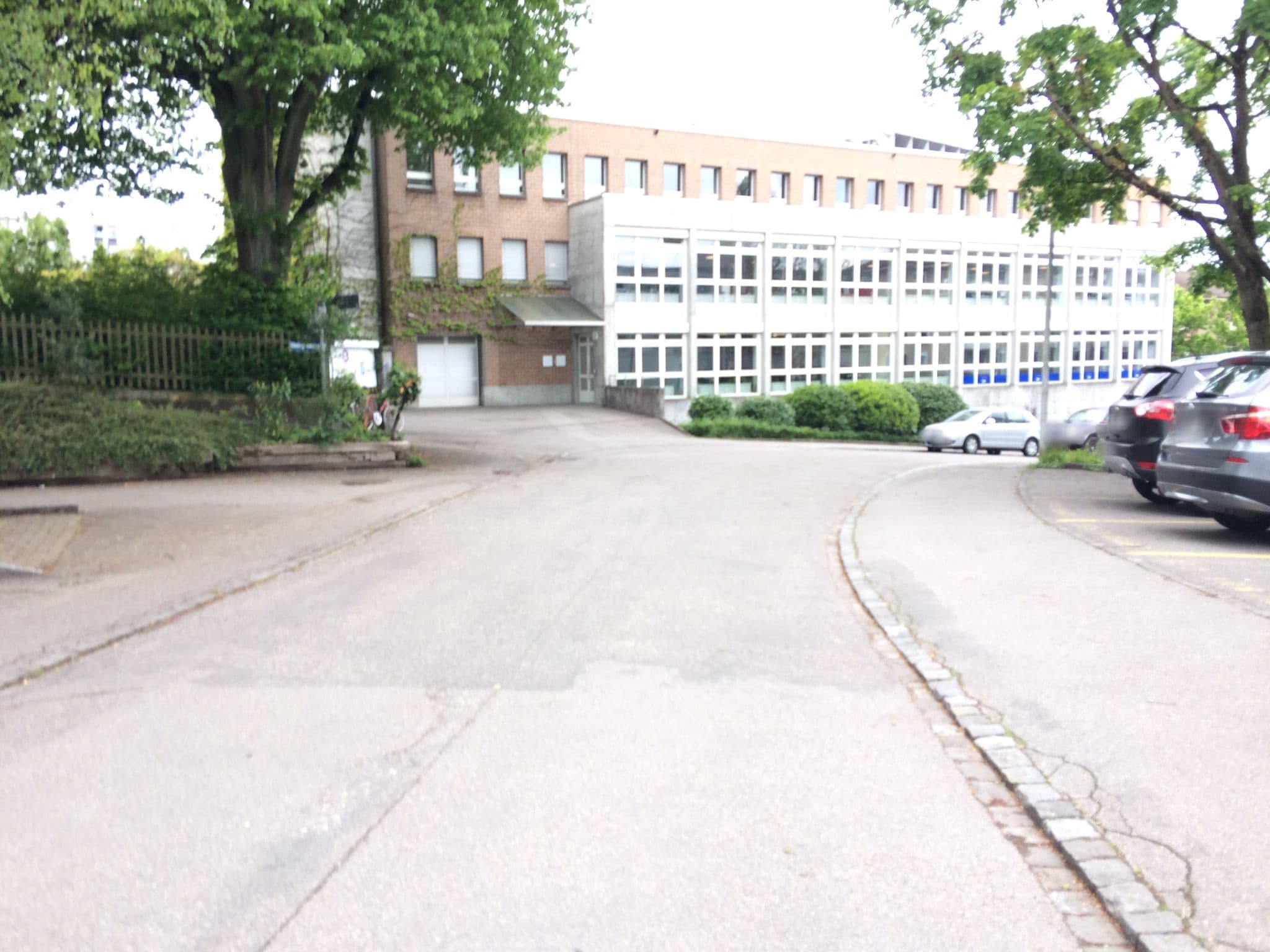 Street view near VSM-Sammelstiftung für Medizinalpersonen, Köniz — © habi (CC BY-SA · Mapillary)