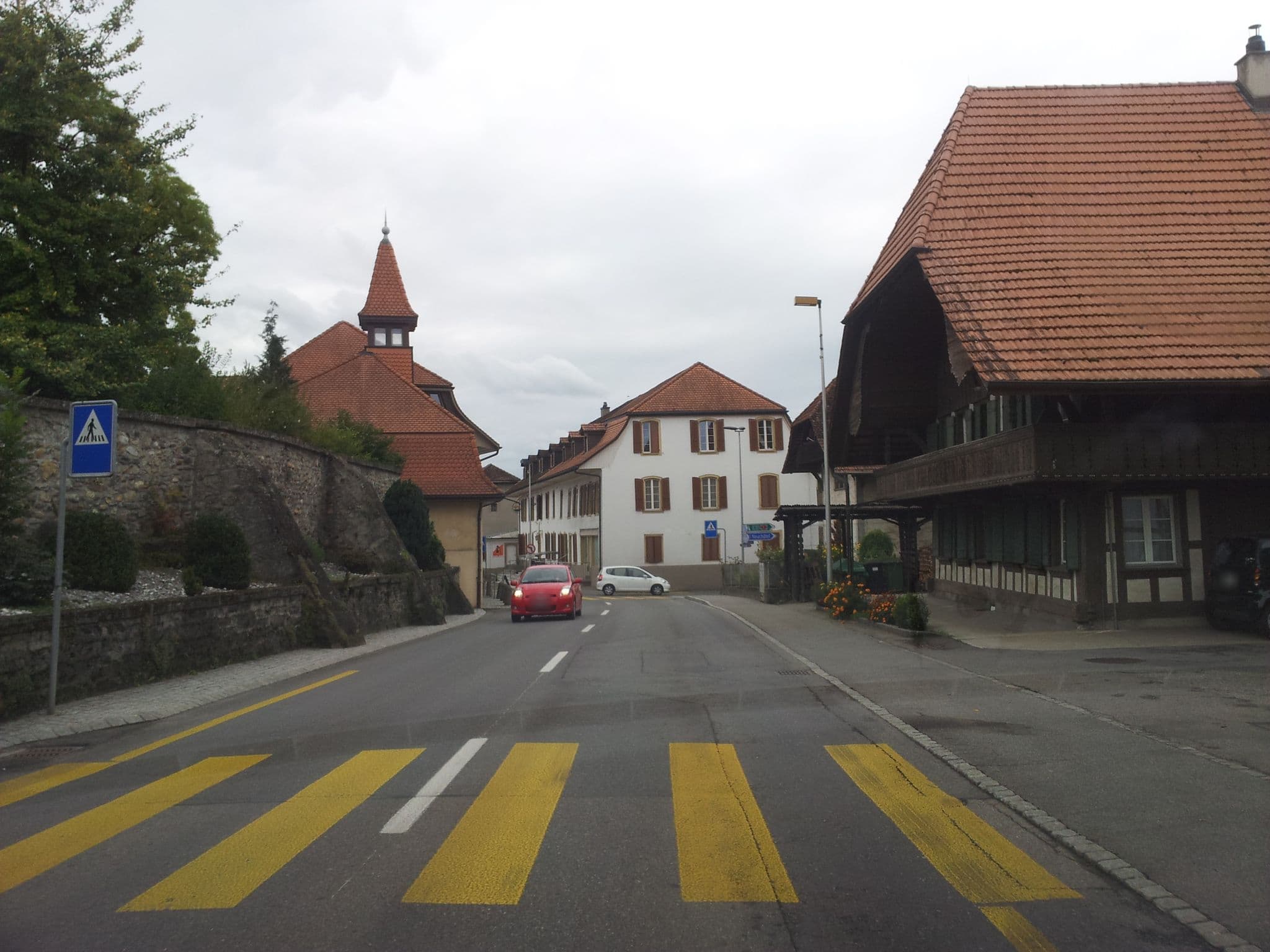 Street view near Happy Guesthouse, Kerzers — © sp8962de (CC BY-SA · Mapillary)