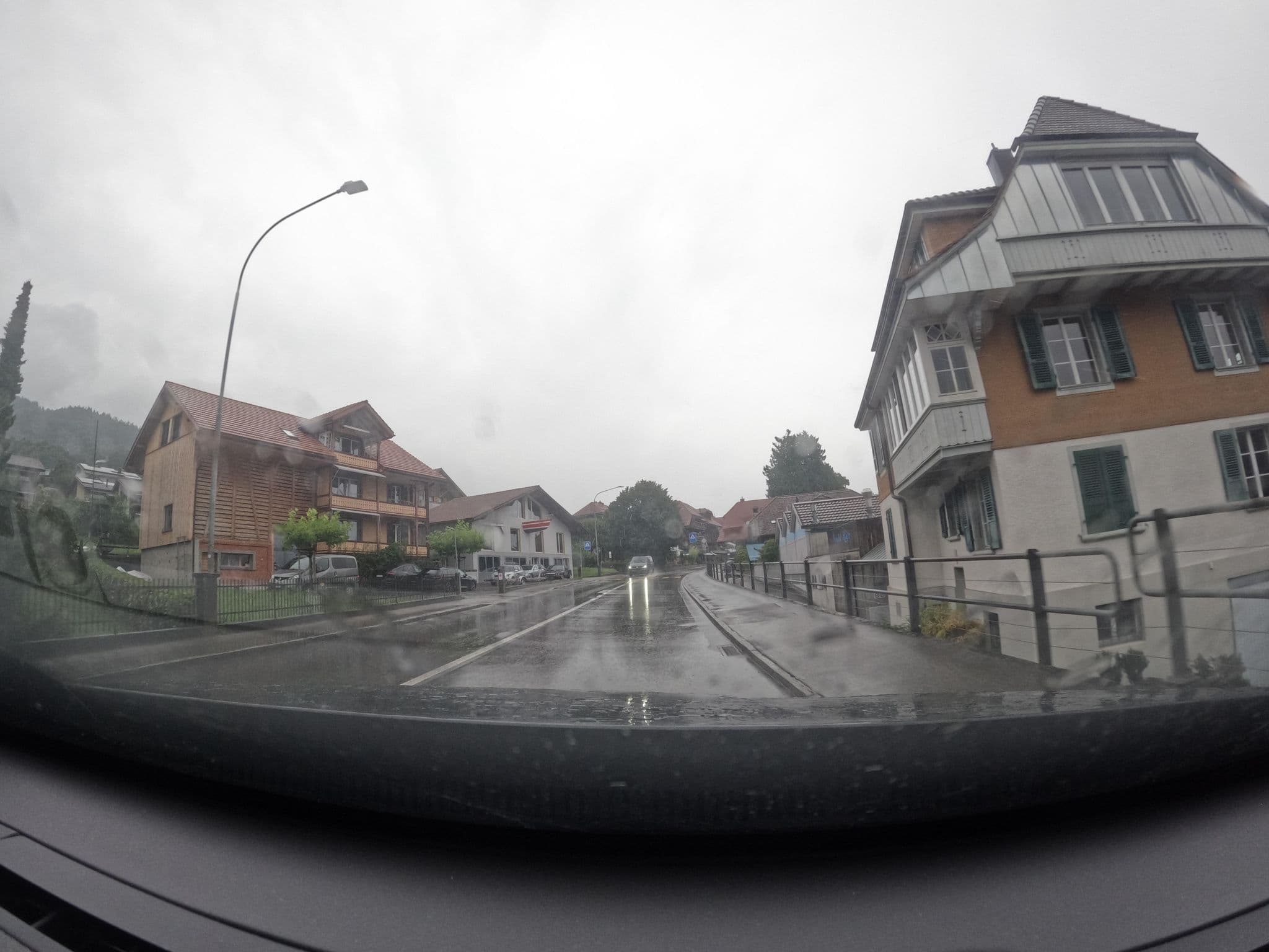 Street view near NEB-THUN LODGE`s Appartement 1 Hilterfingen Ringstrasse 6, Hilterfingen — © vinisa (CC BY-SA · Mapillary)