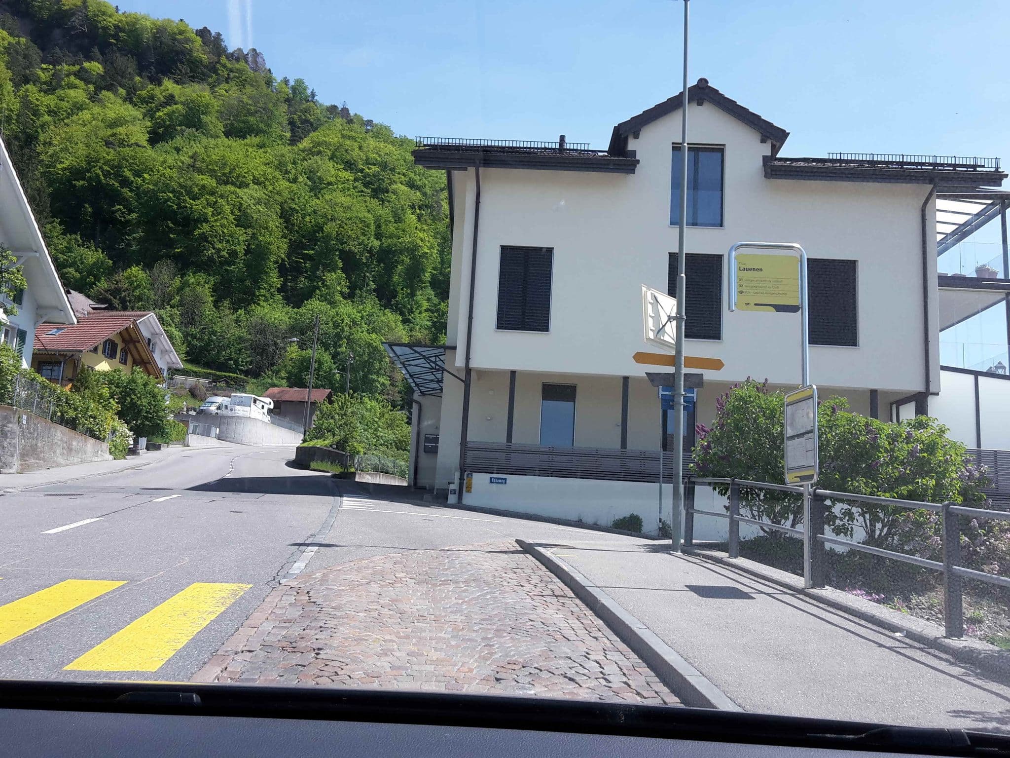 Street view near Lauenen Laederach Philippe (-Zimmermann), Thun — © biobuur (CC BY-SA · Mapillary)