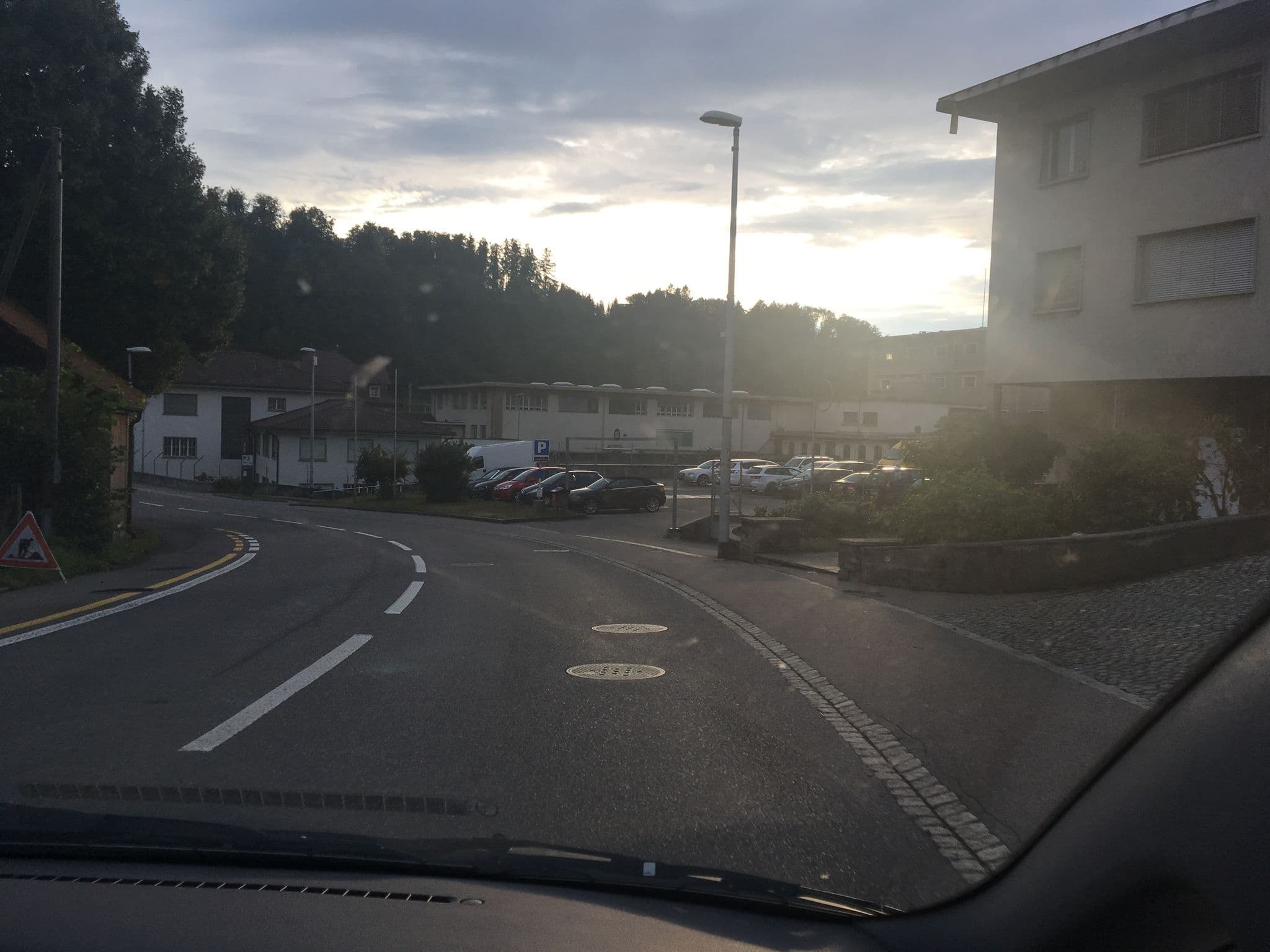 Street view near Ziegelhüsi Gastronomie & Hotel, Stettlen — © comstar (CC BY-SA · Mapillary)