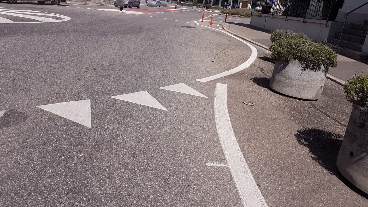 Street view near Gasthof Kreuz, Konolfingen — © trac71 (CC BY-SA · Mapillary)