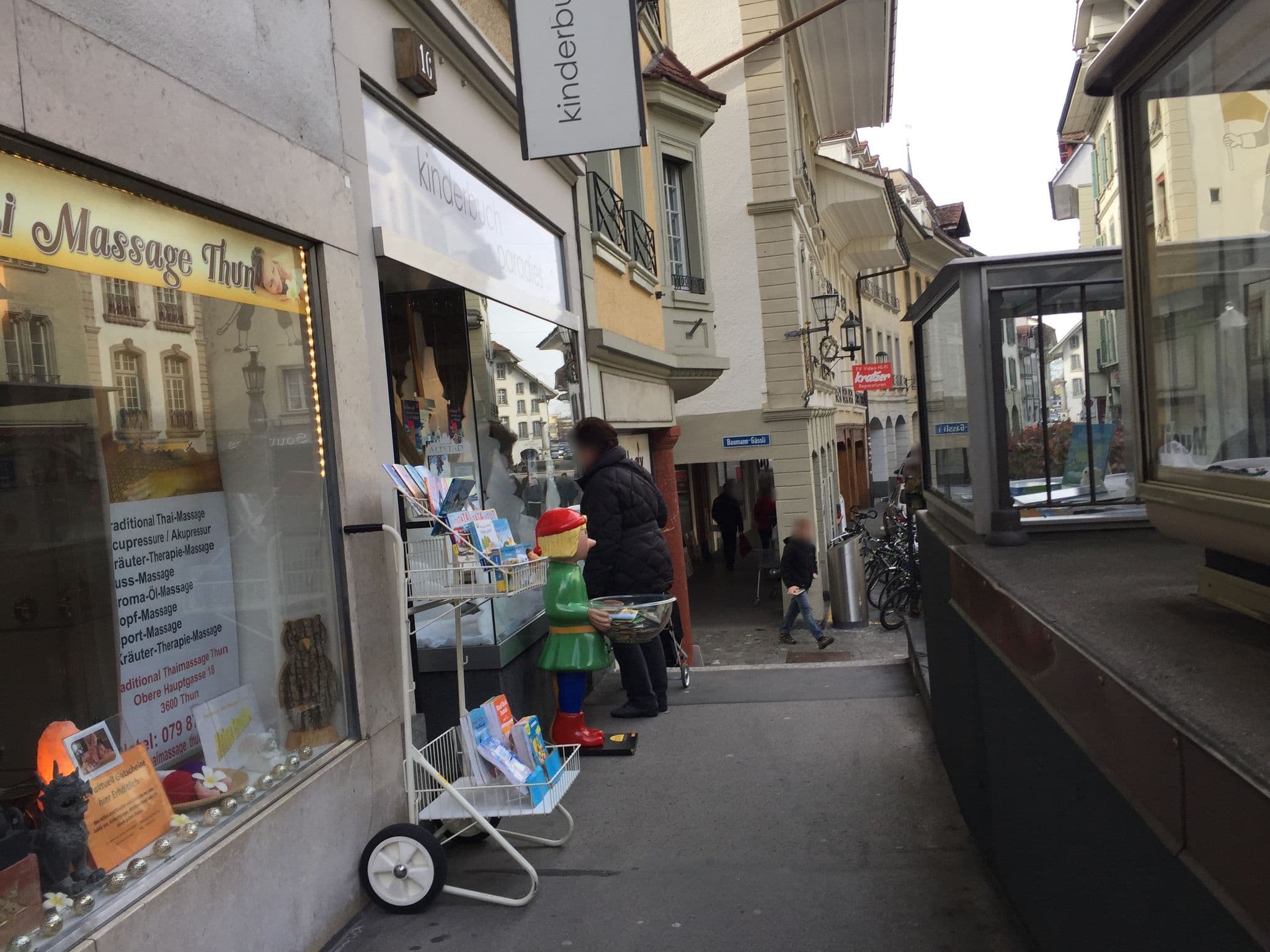 Street view near Lanzrein Gastro AG, Thun — © trac71 (CC BY-SA · Mapillary)