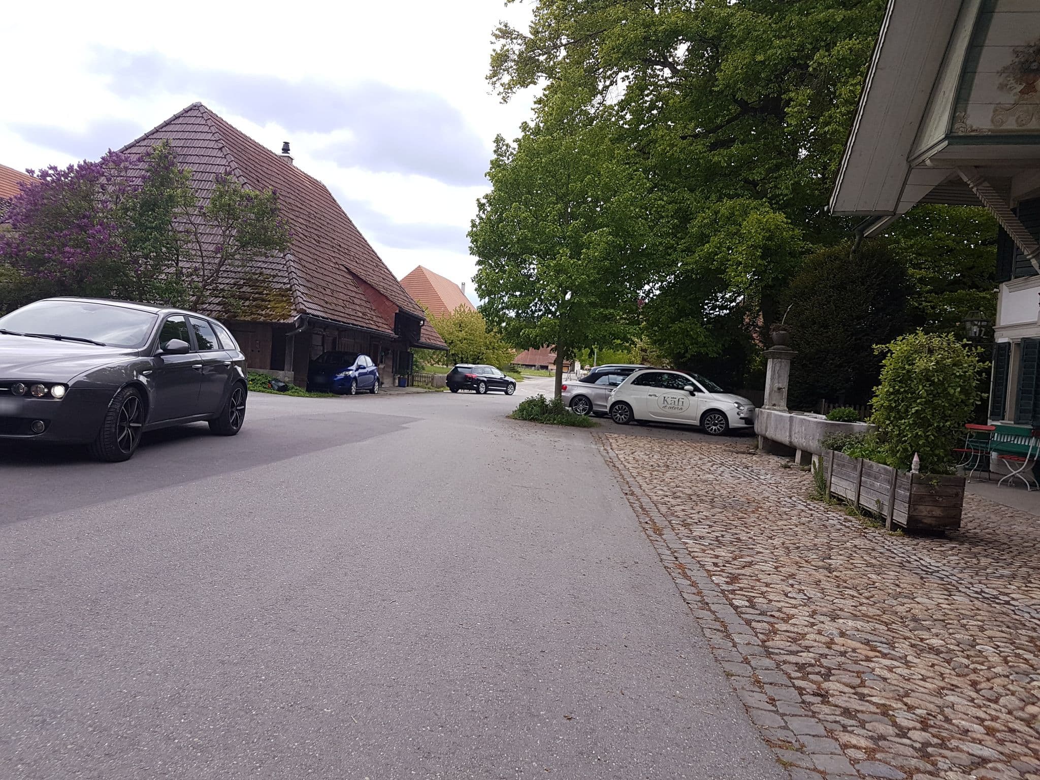 Street view near Restaurant Weyeneth, Leuzigen — © changchun1 (CC BY-SA · Mapillary)