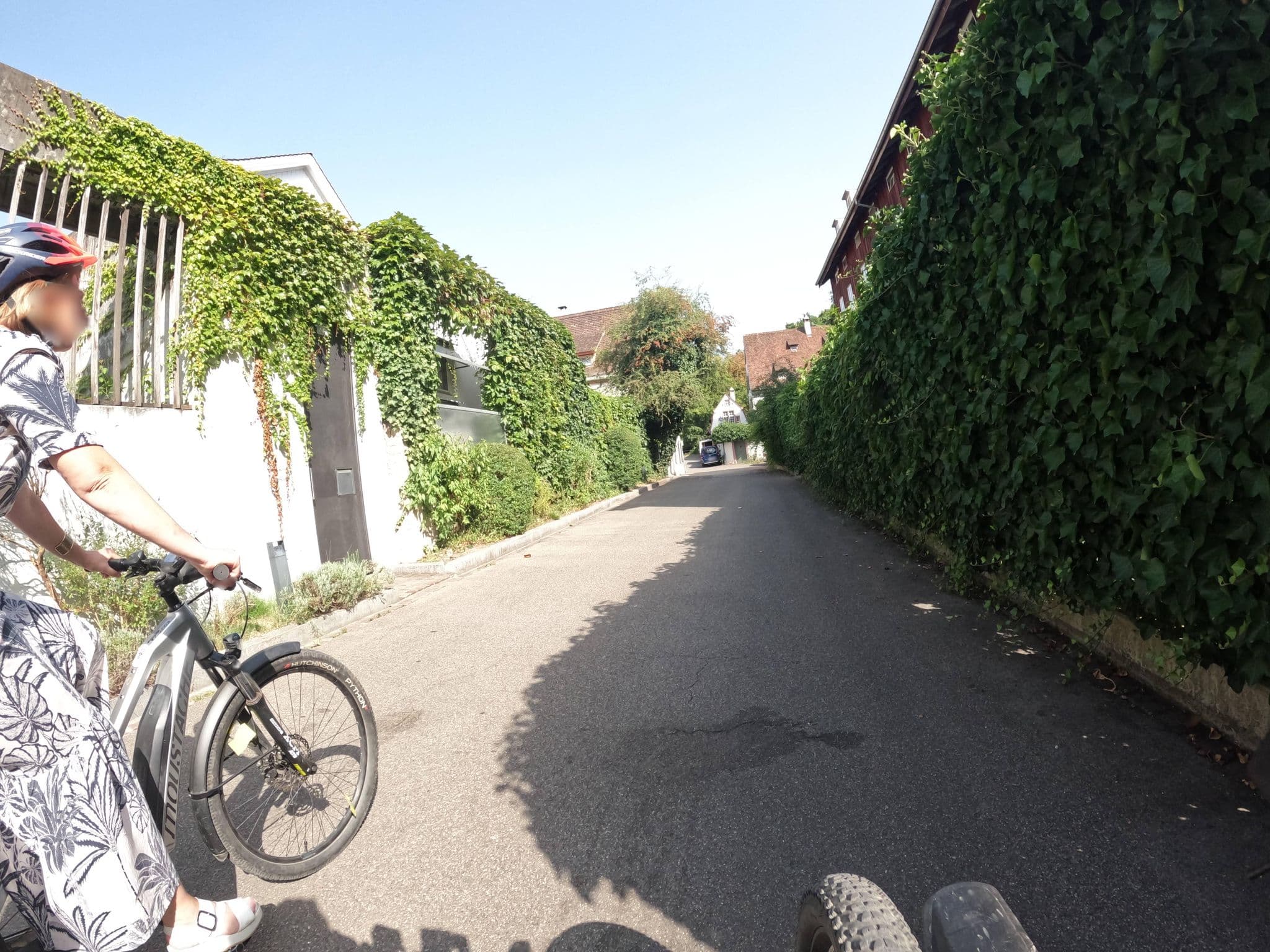 Street view near Hostelling International, Birsfelden — © vinisa (CC BY-SA · Mapillary)